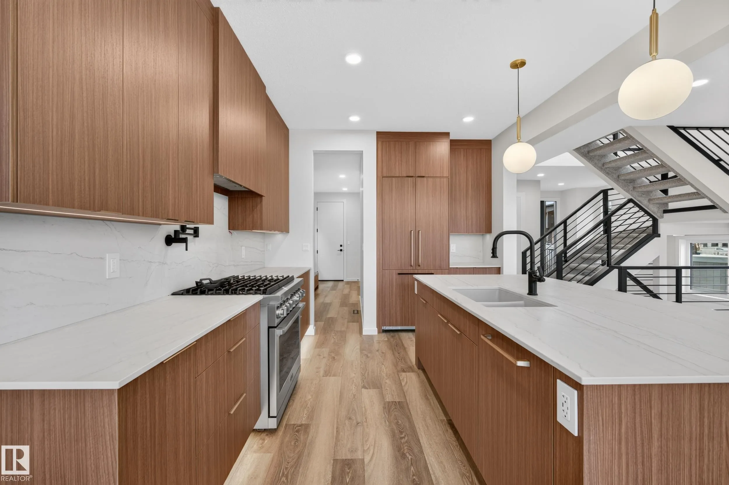 31 NEWBURY Circle