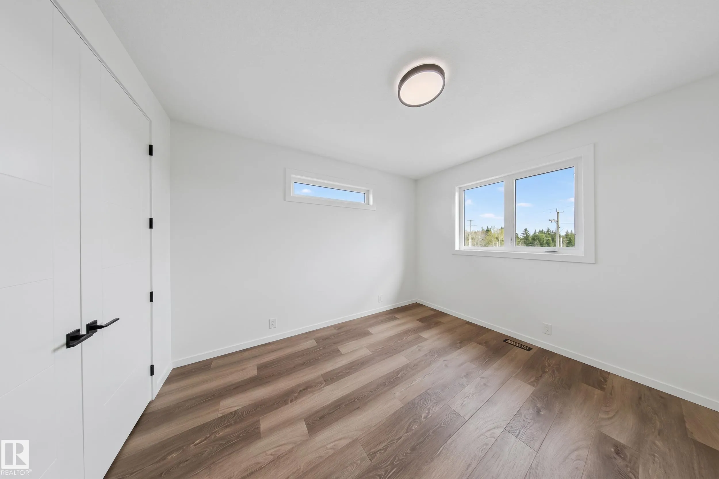 31 NEWBURY Circle