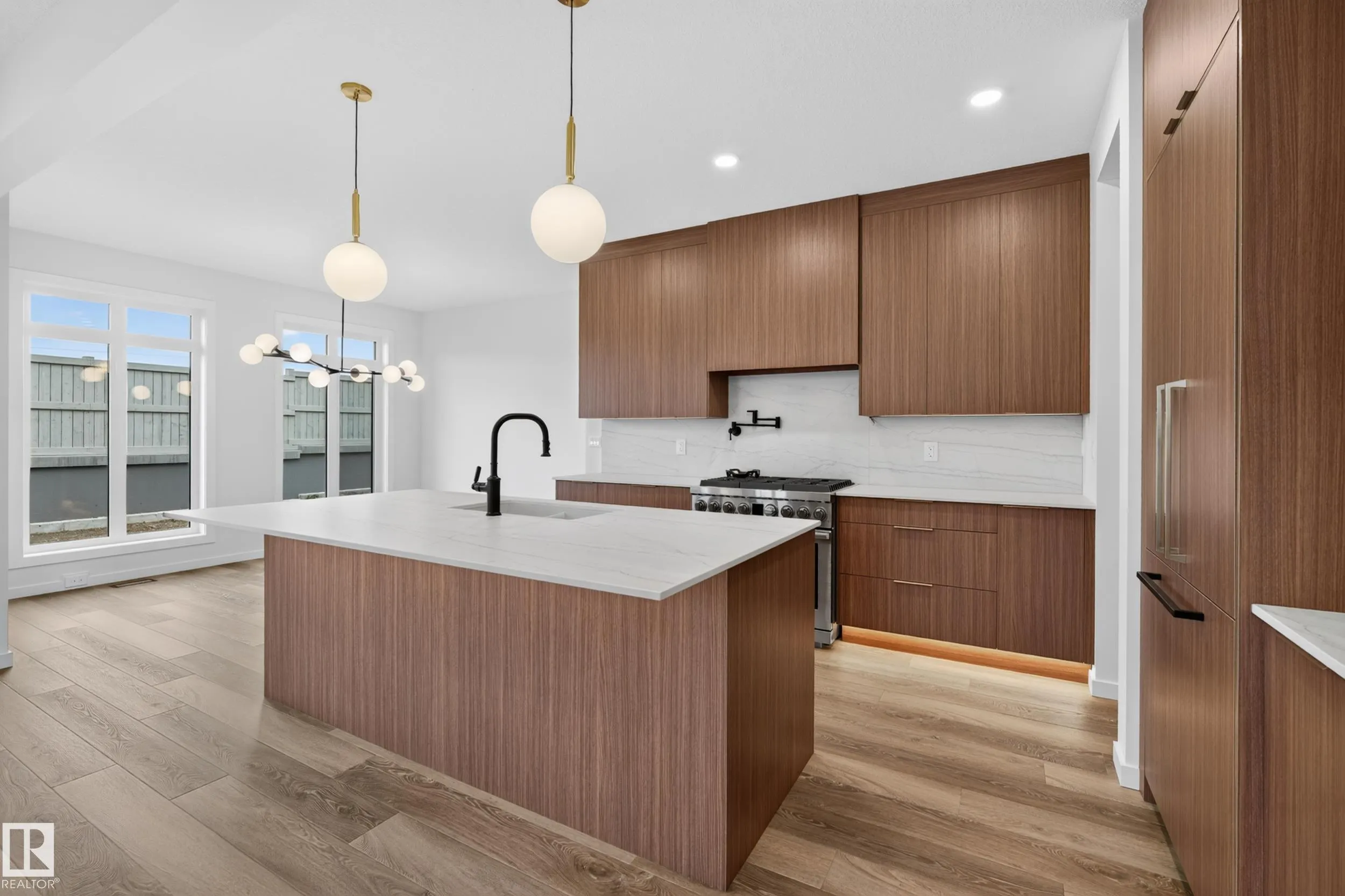 31 NEWBURY Circle