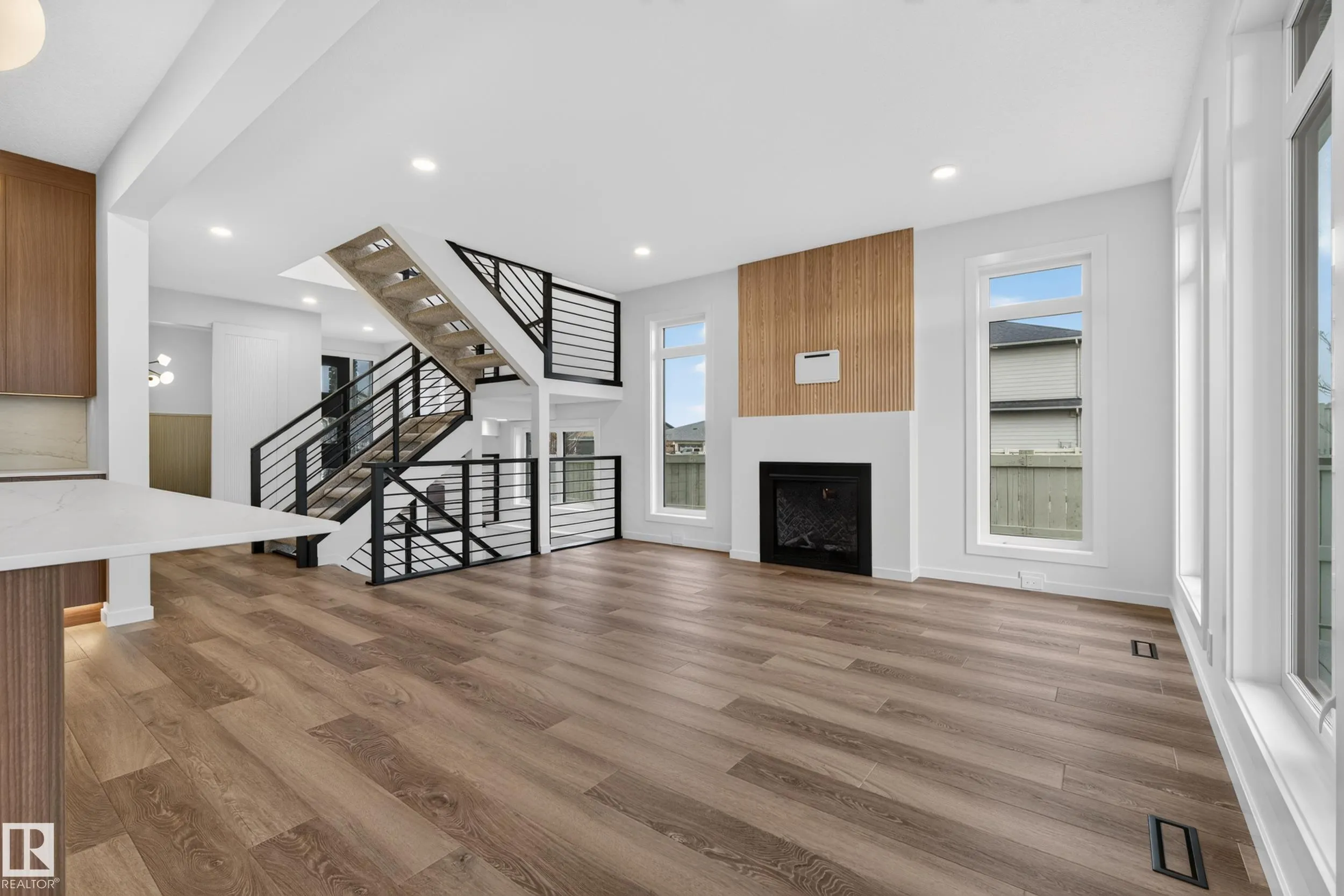 31 NEWBURY Circle