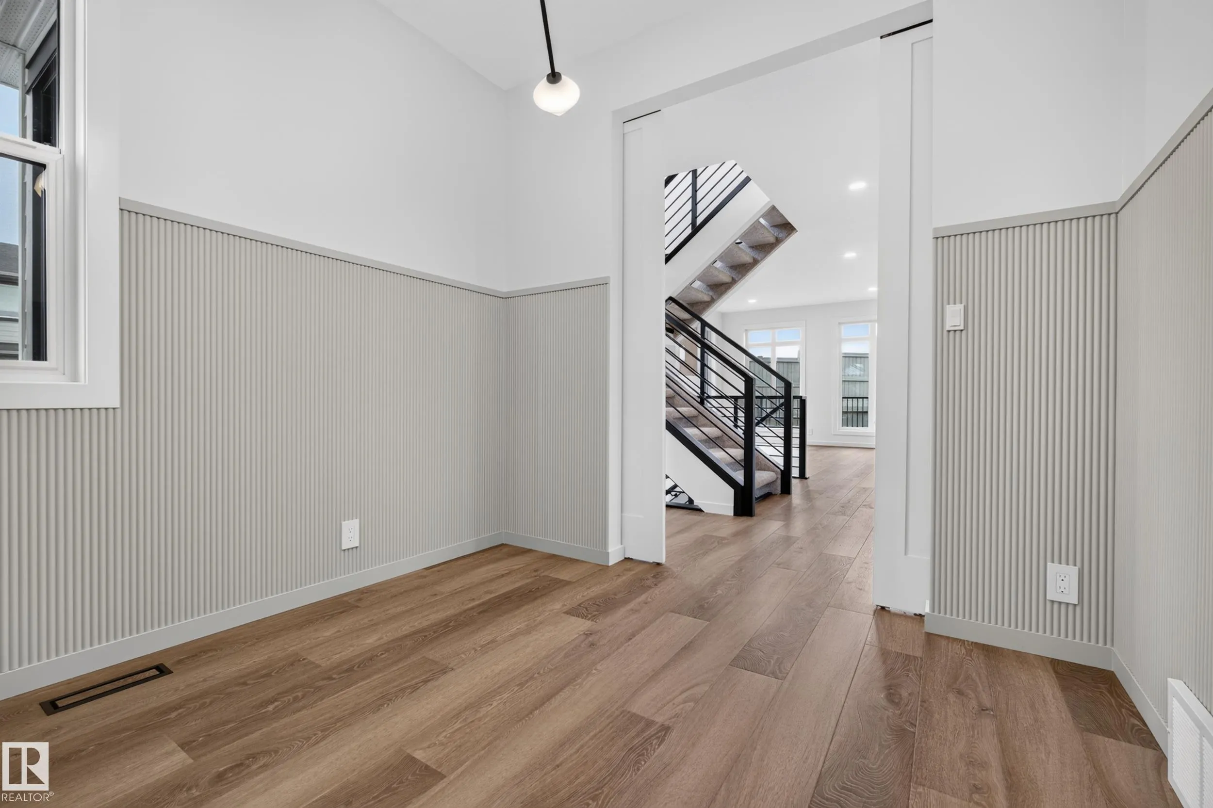 31 NEWBURY Circle