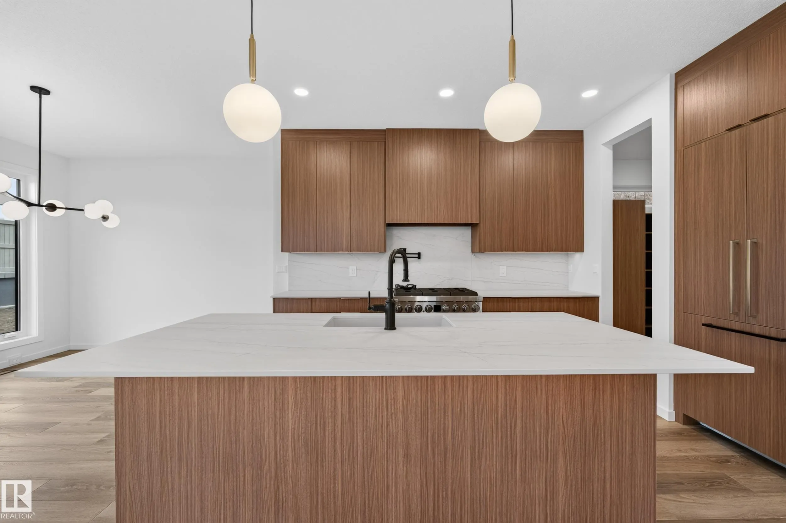 31 NEWBURY Circle