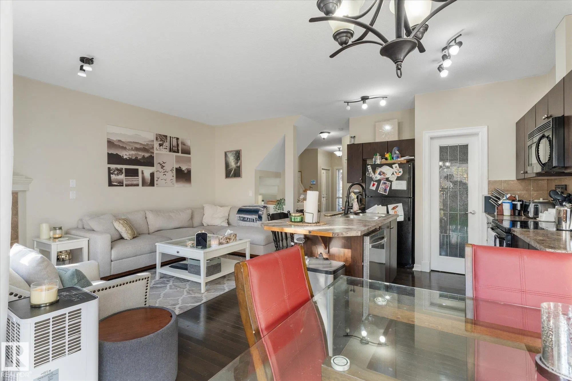 2123 HAMMOND Court