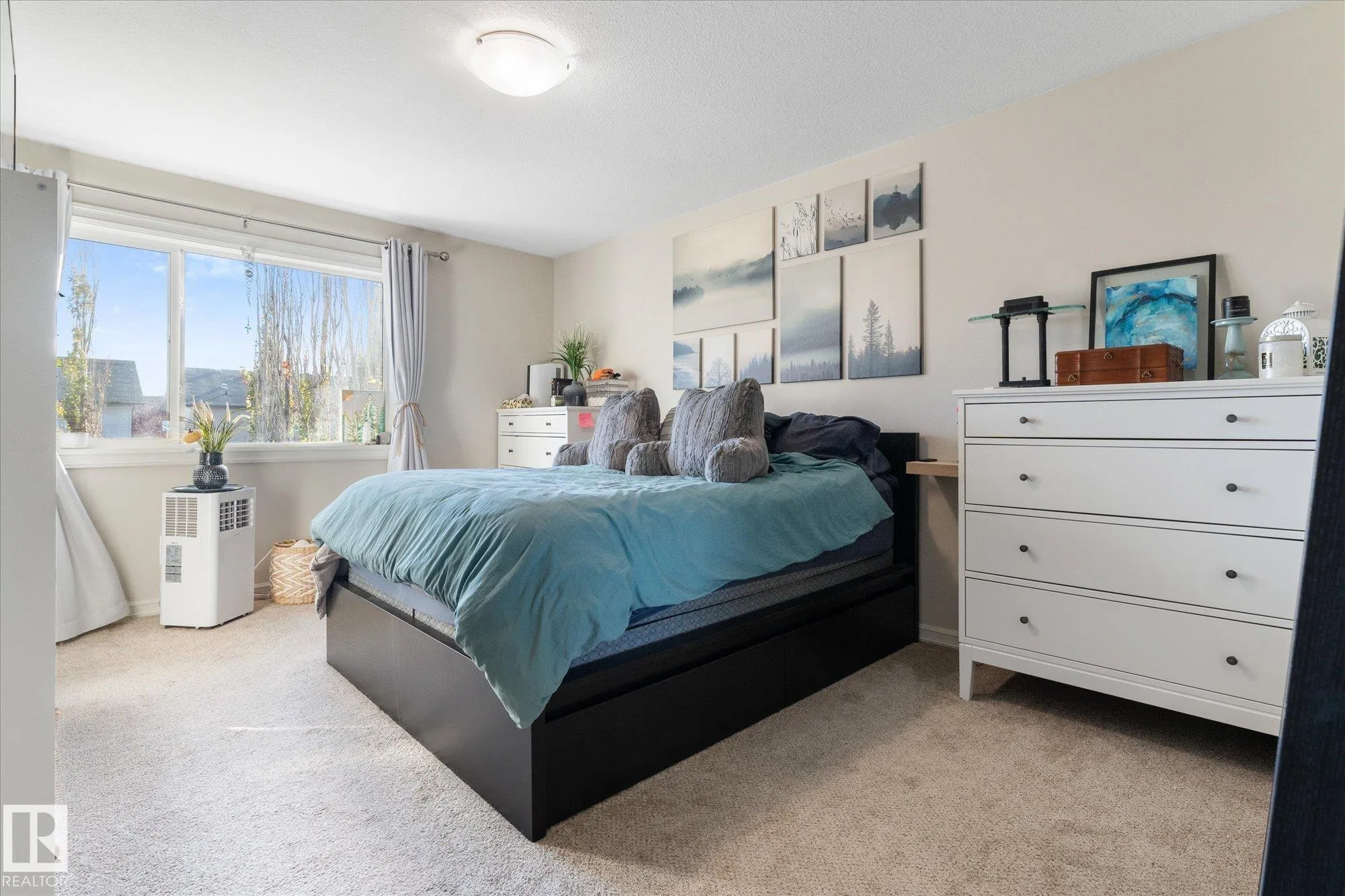 2123 HAMMOND Court