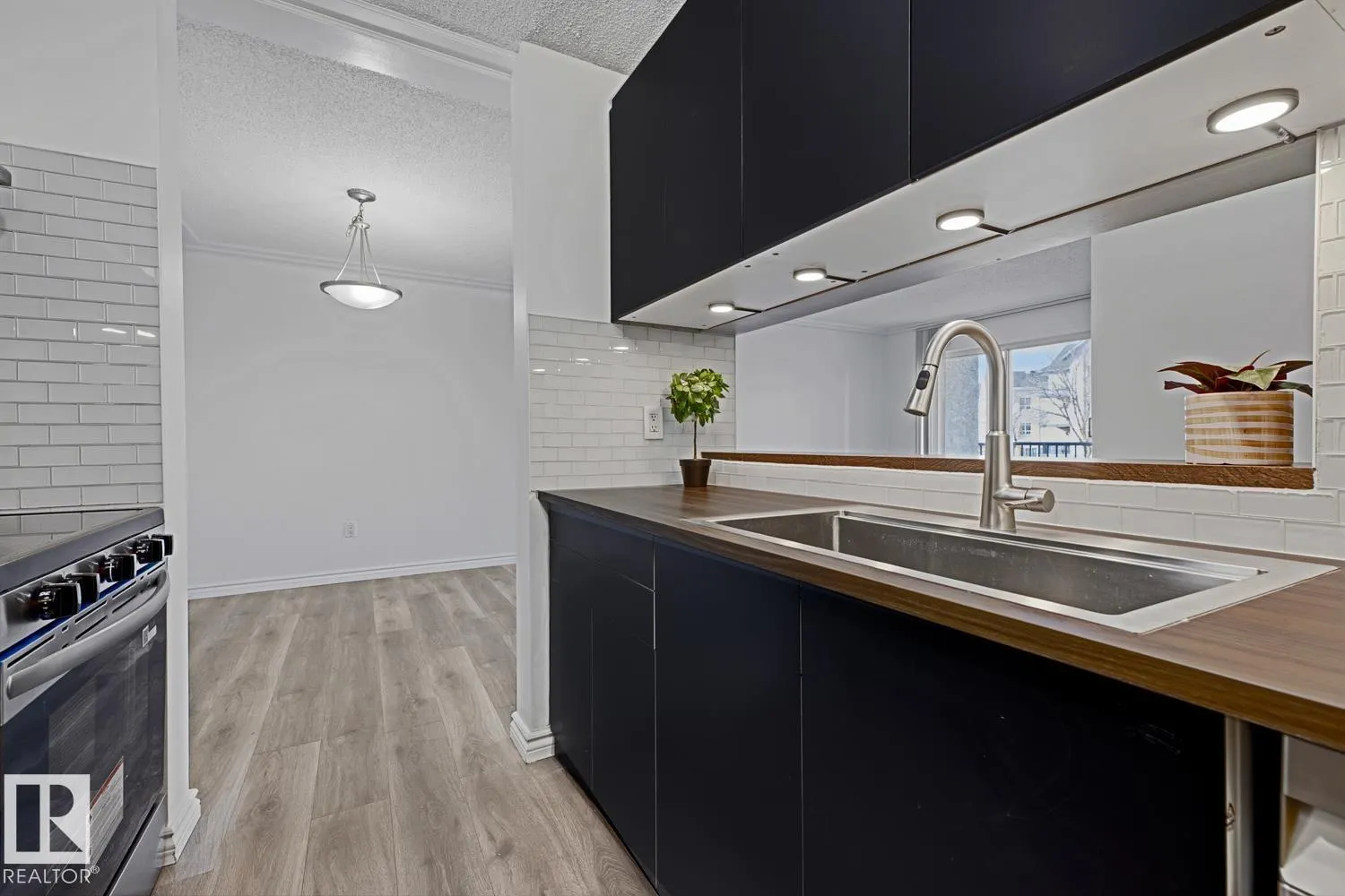 2508 50 Street