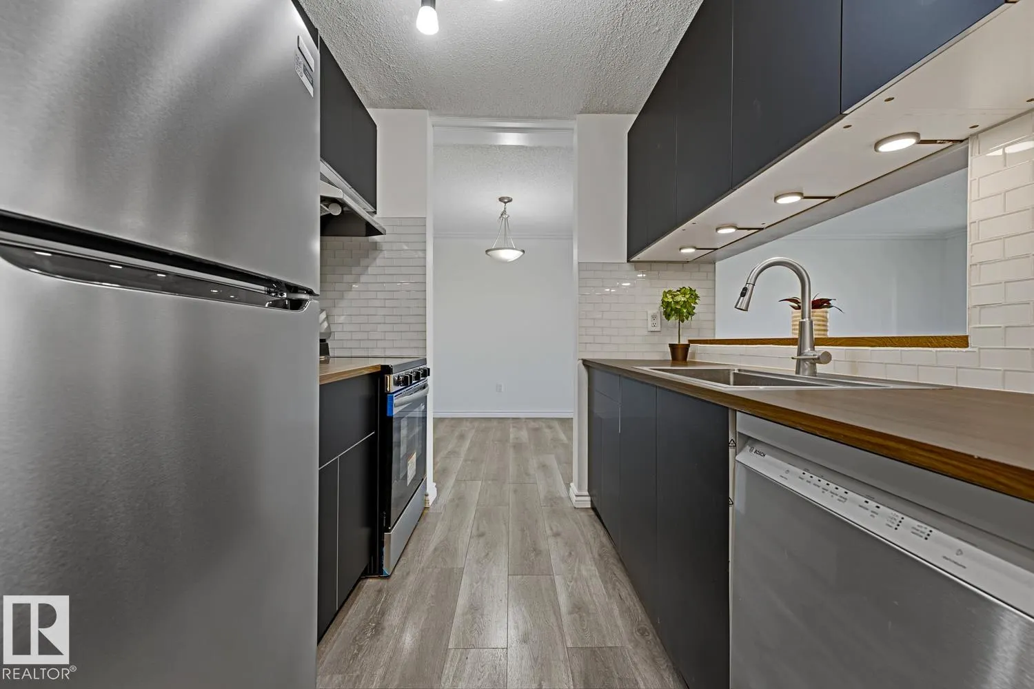2508 50 Street
