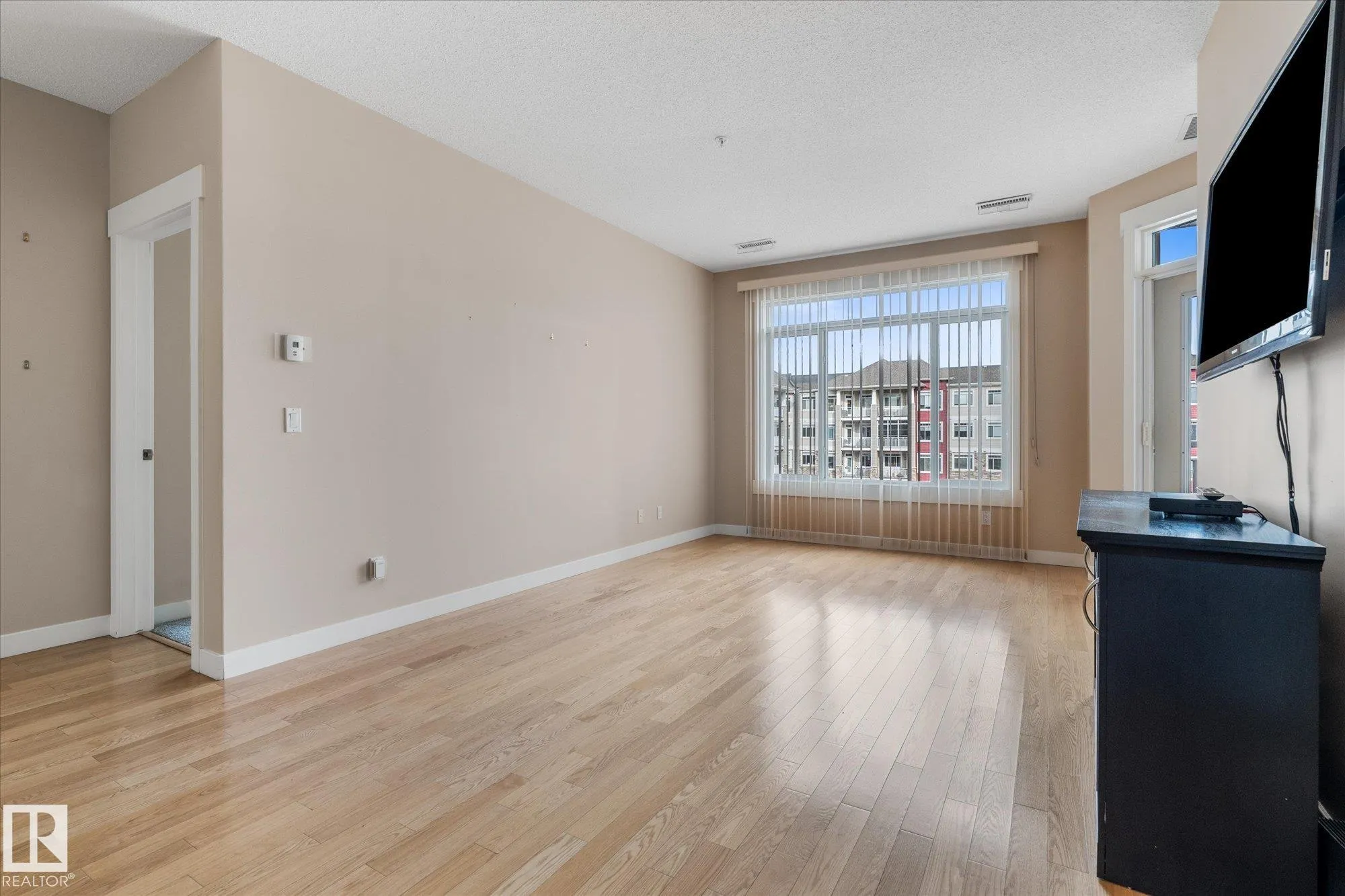 511 QUEEN Street