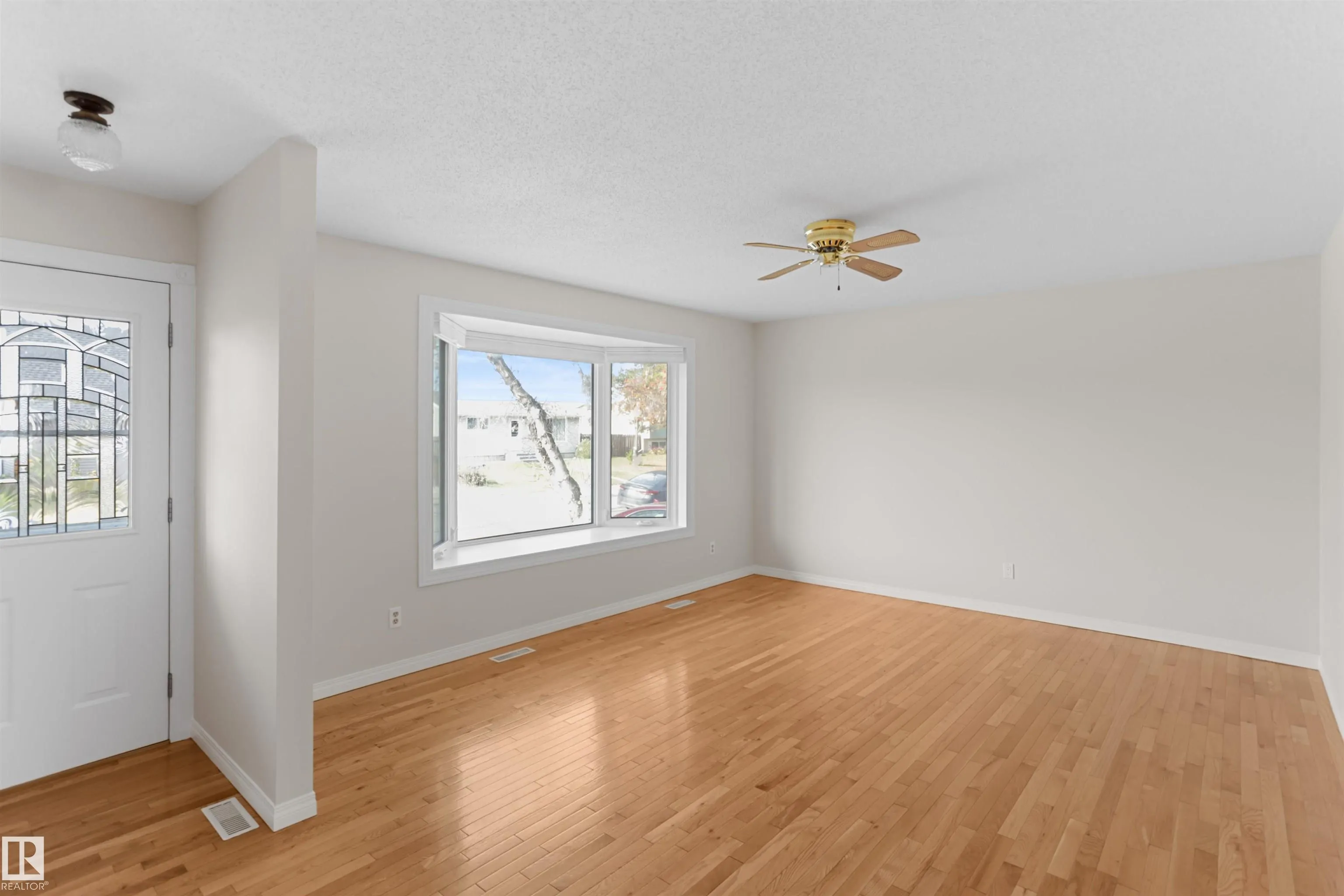 48 PIPESTONE Drive
