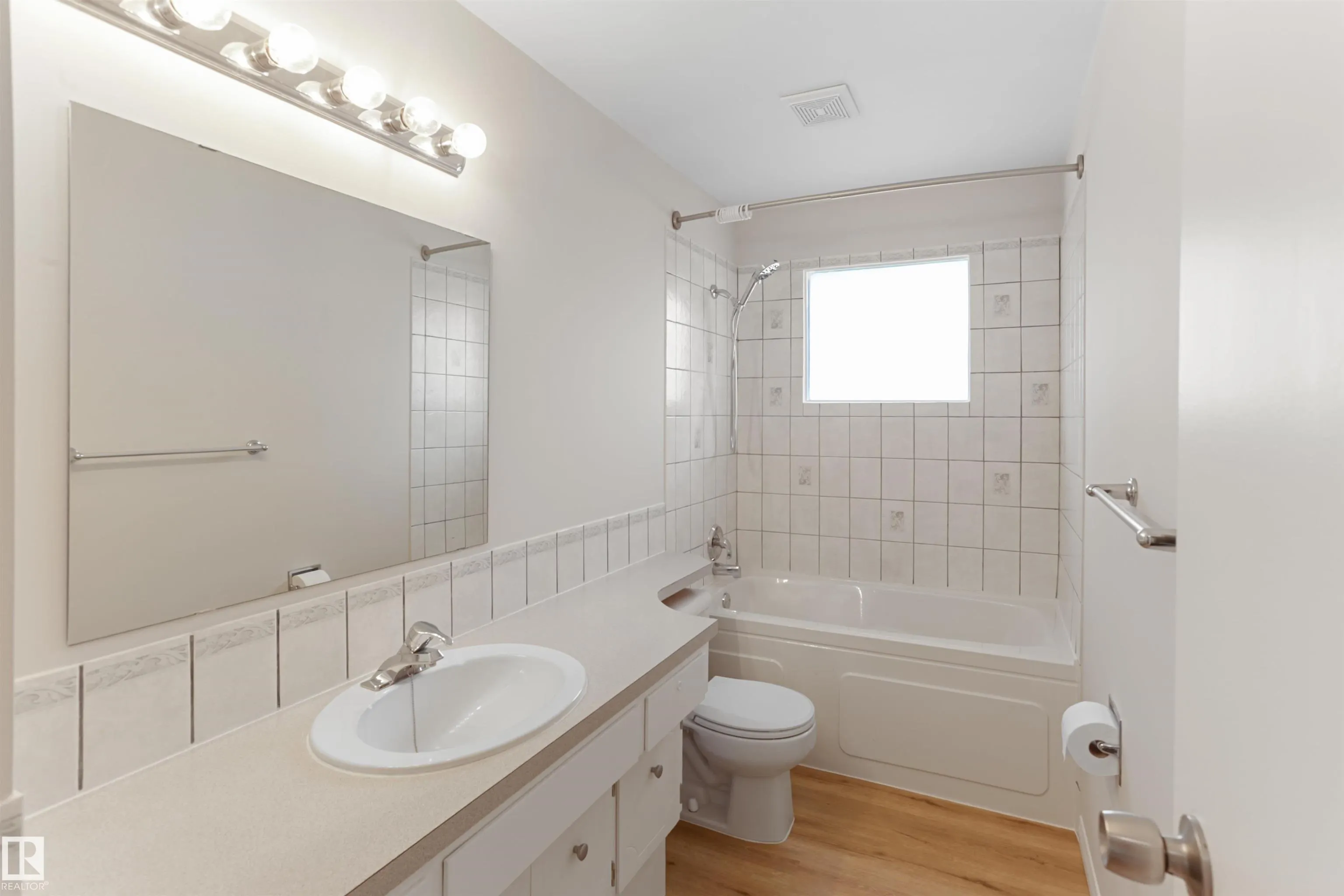 48 PIPESTONE Drive