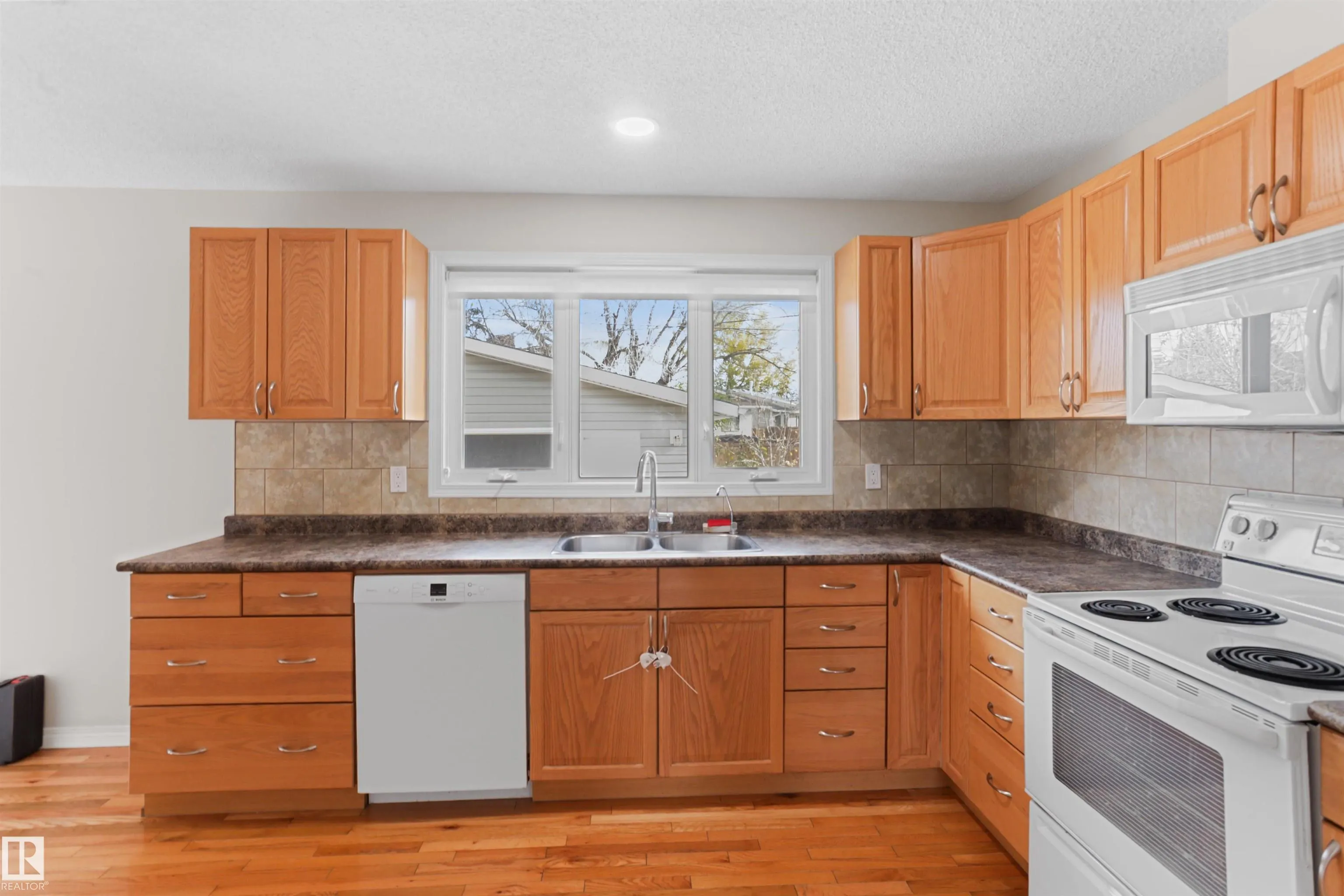 48 PIPESTONE Drive