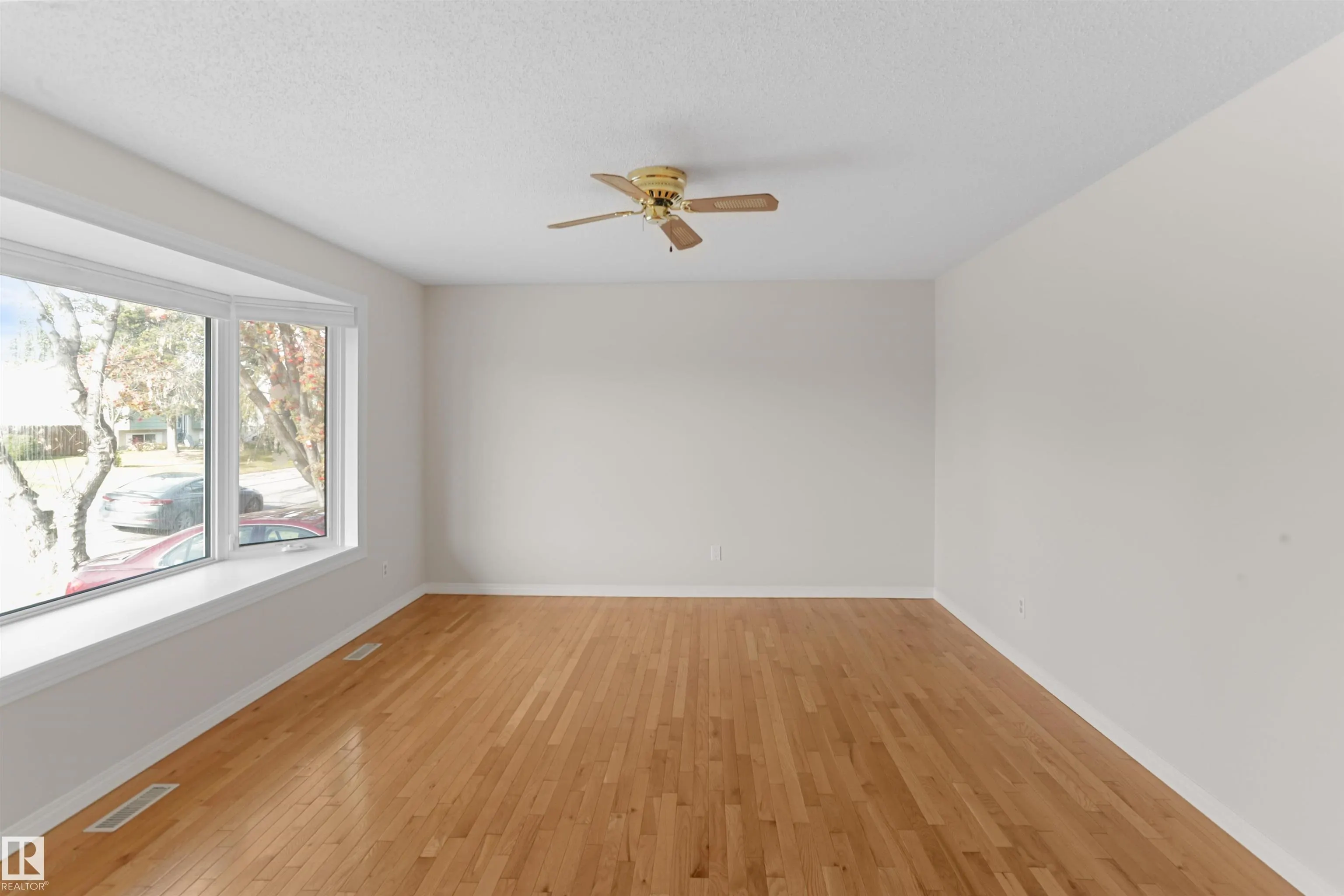 48 PIPESTONE Drive