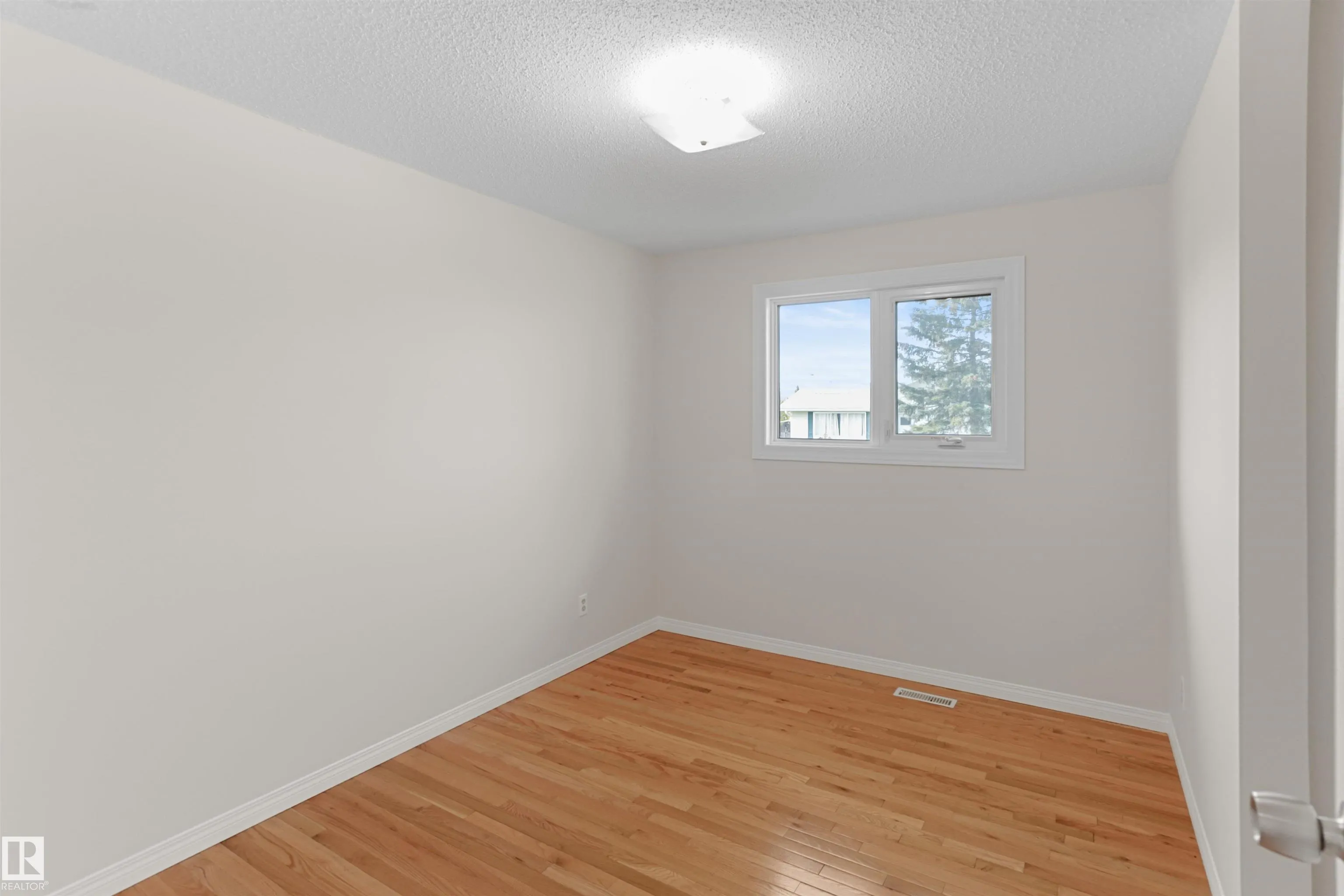 48 PIPESTONE Drive