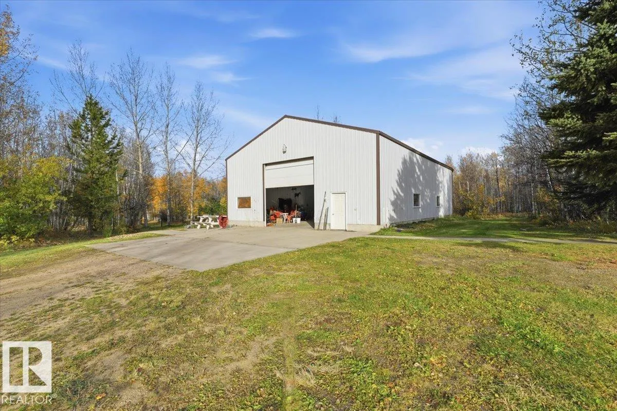472004 & 472006 RGE ROAD 32
