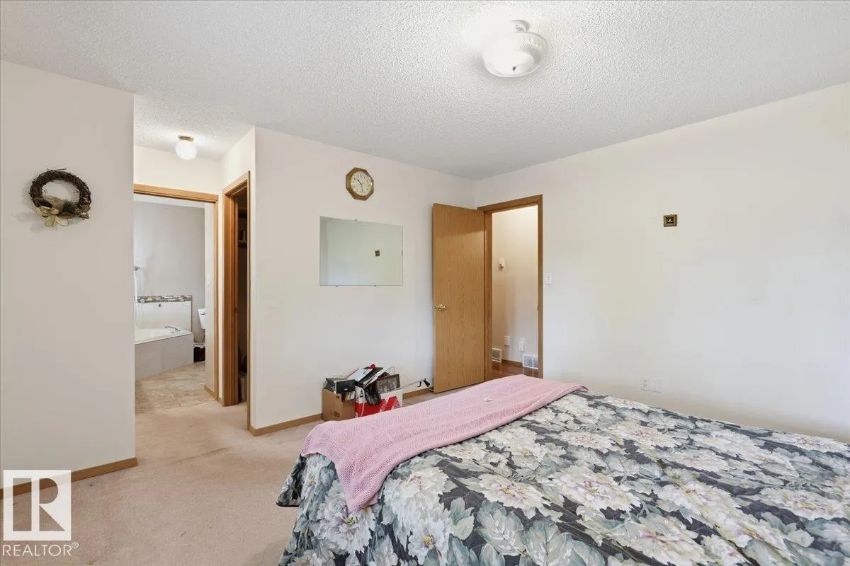 472004 & 472006 RGE ROAD 32