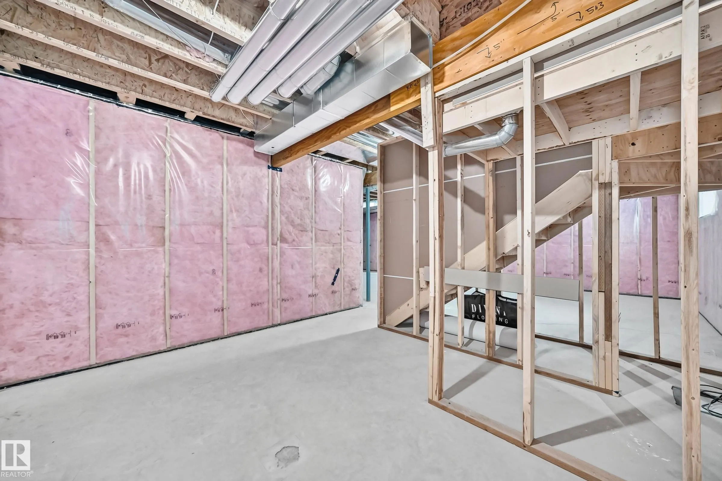 1512 205 Street