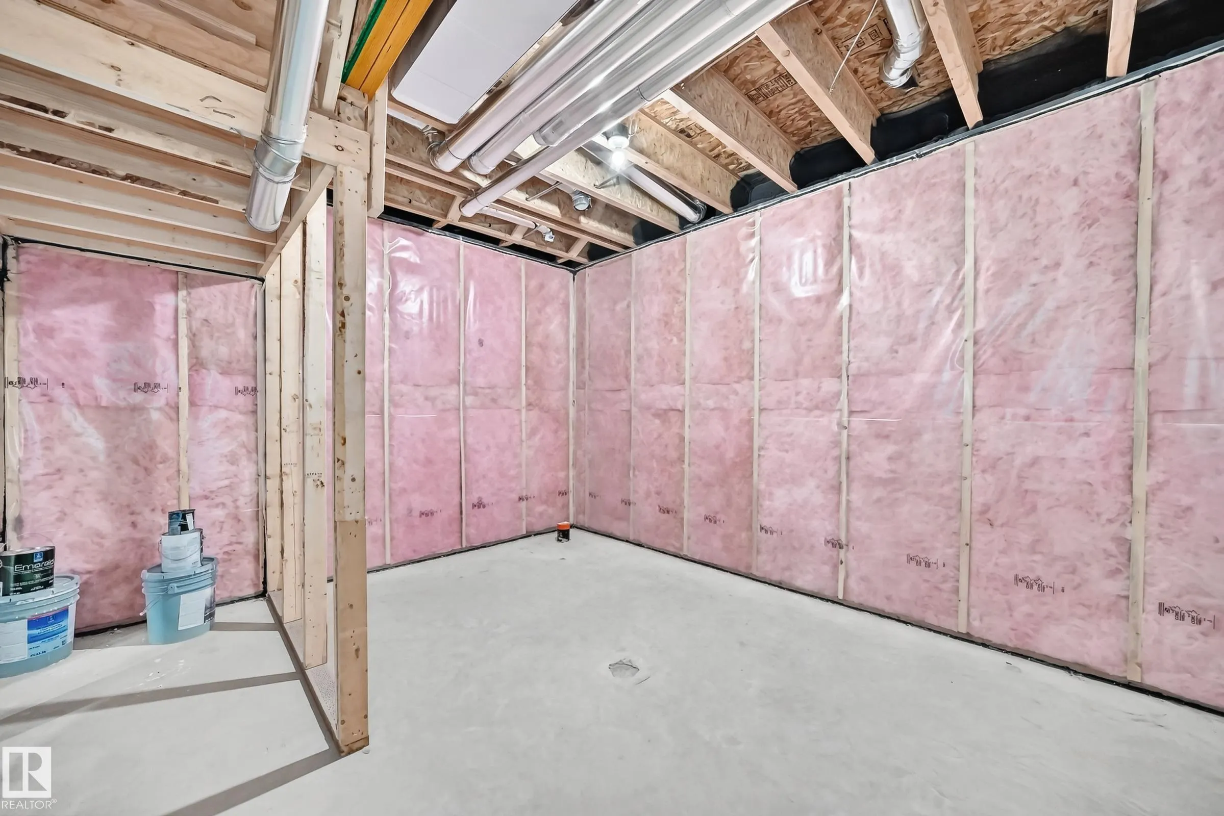 1512 205 Street