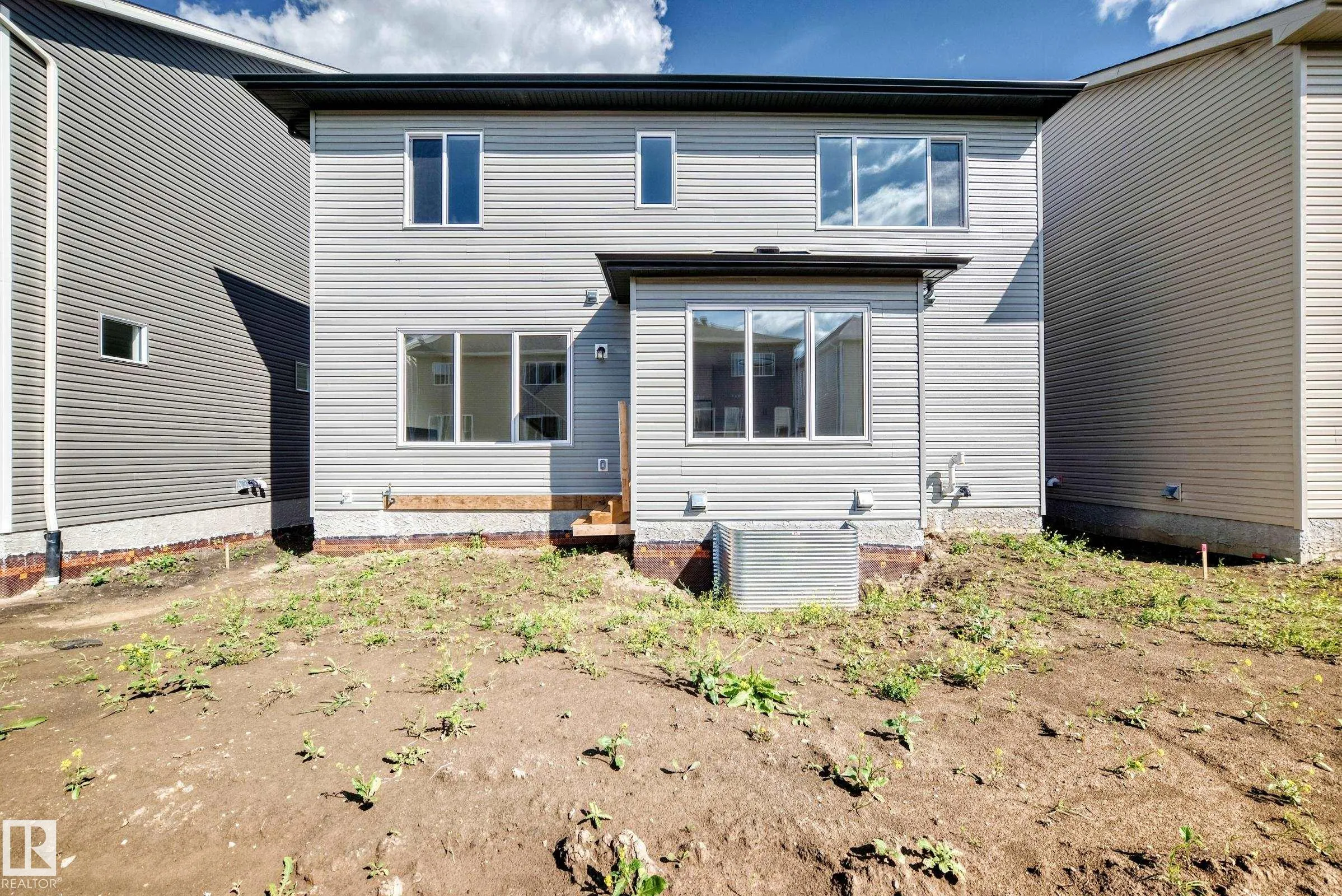 1512 205 Street