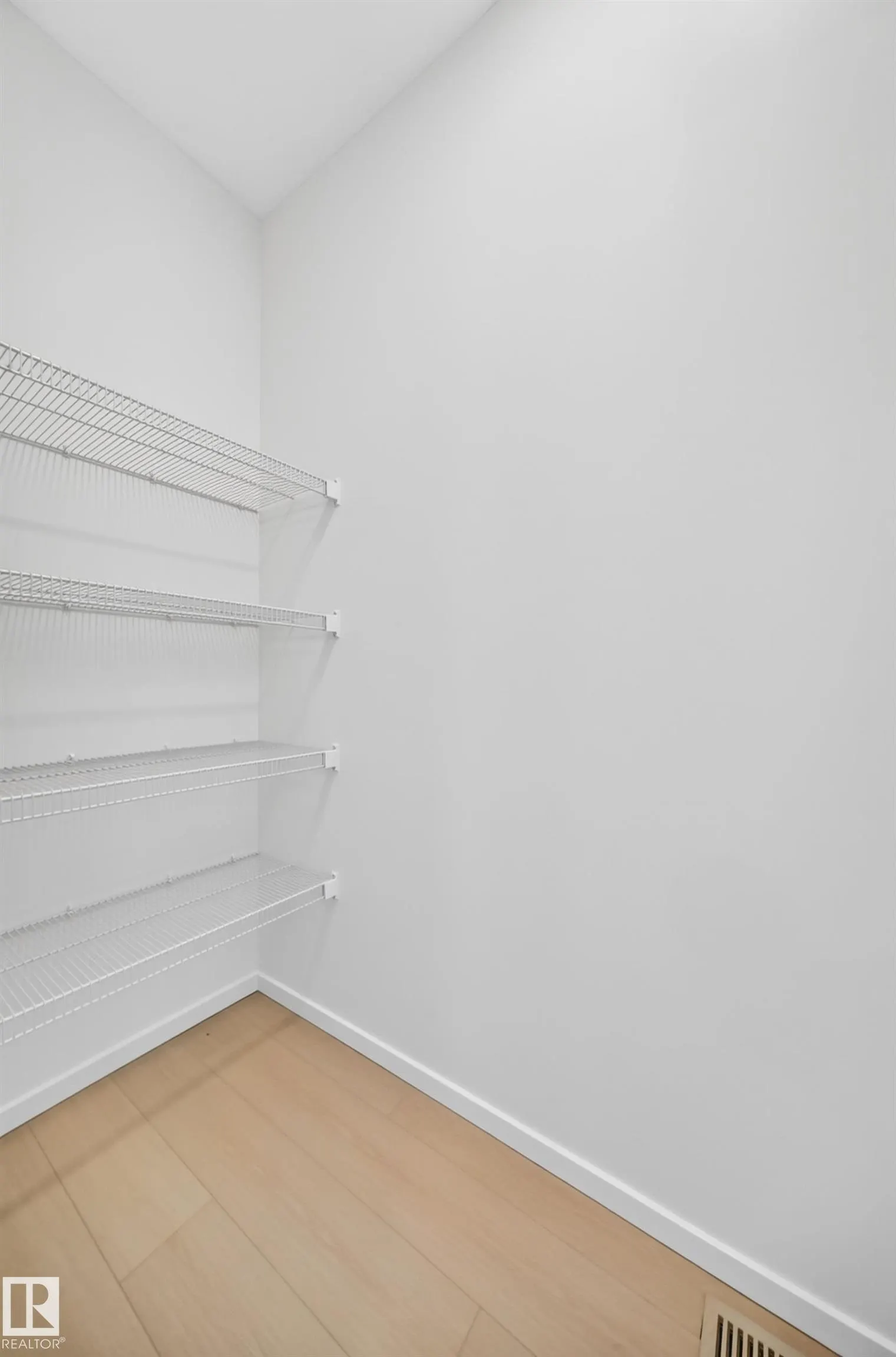 1512 205 Street