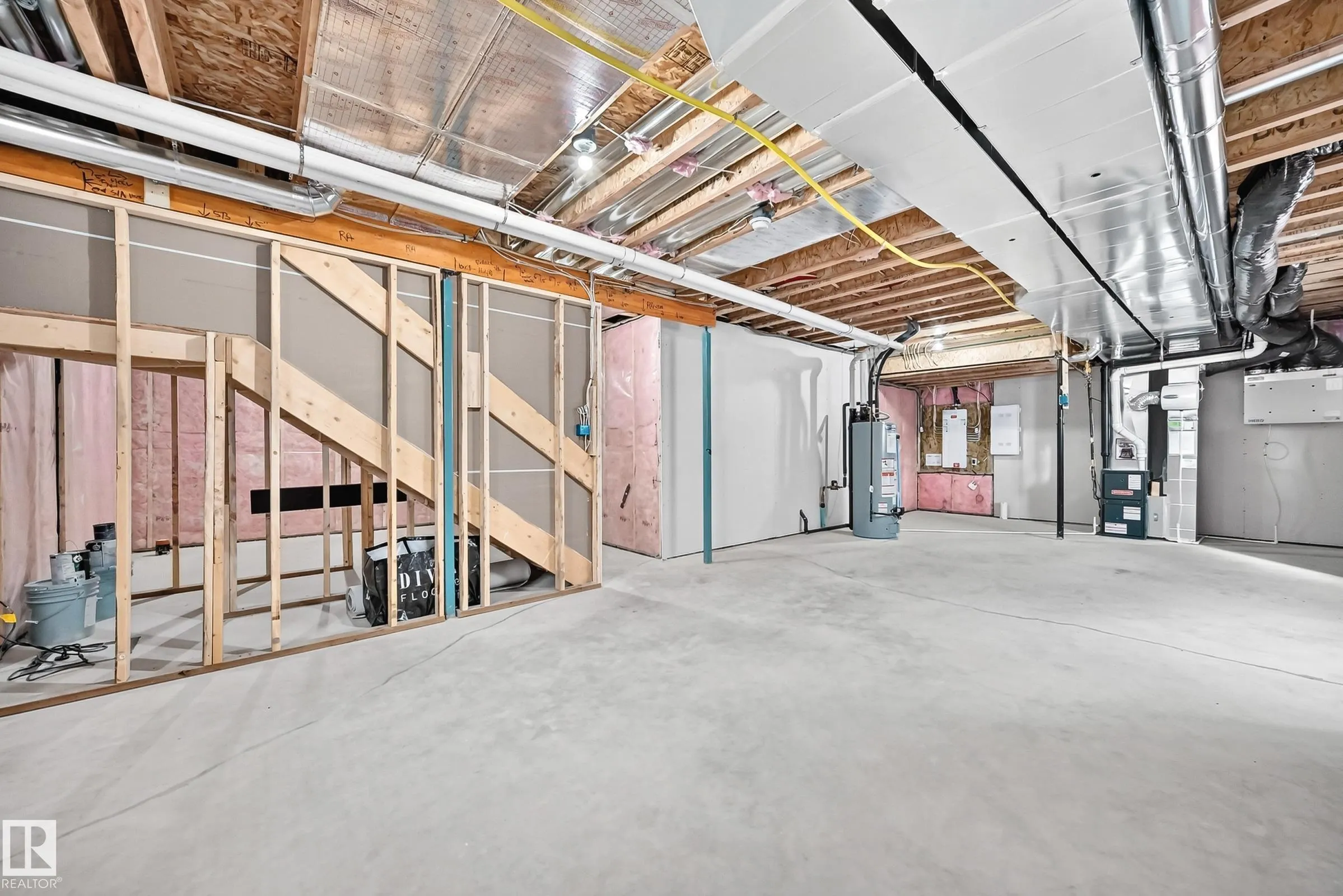 1512 205 Street