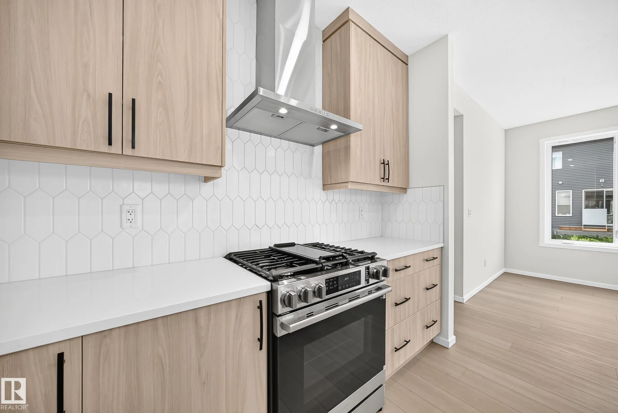 1512 205 Street