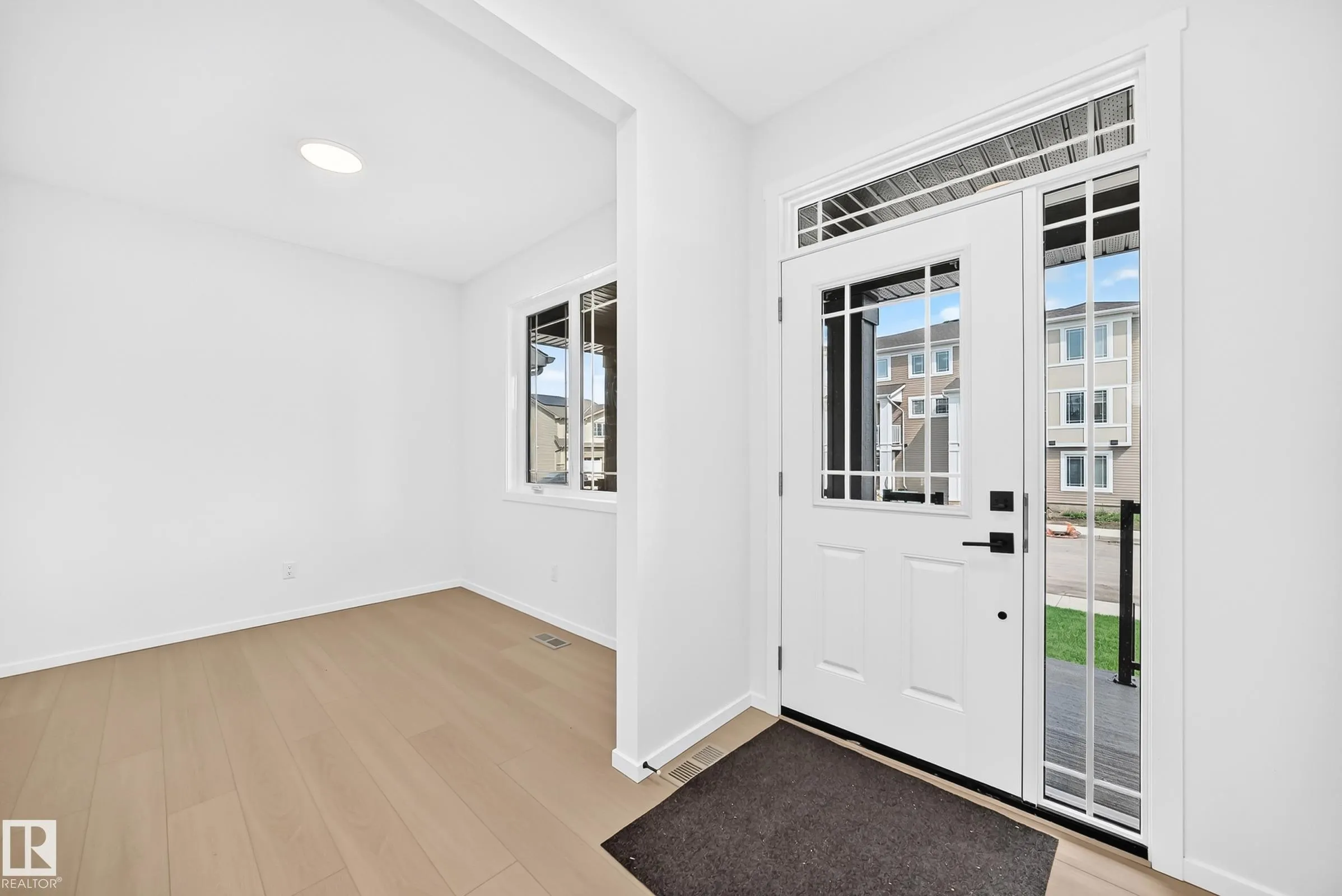1512 205 Street