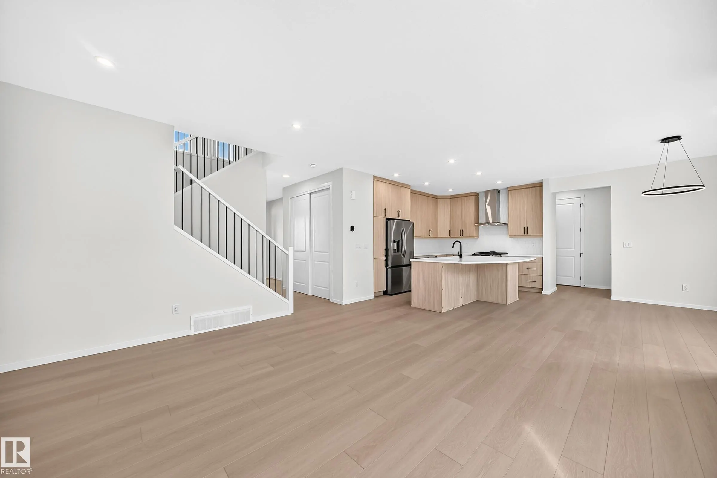 1512 205 Street