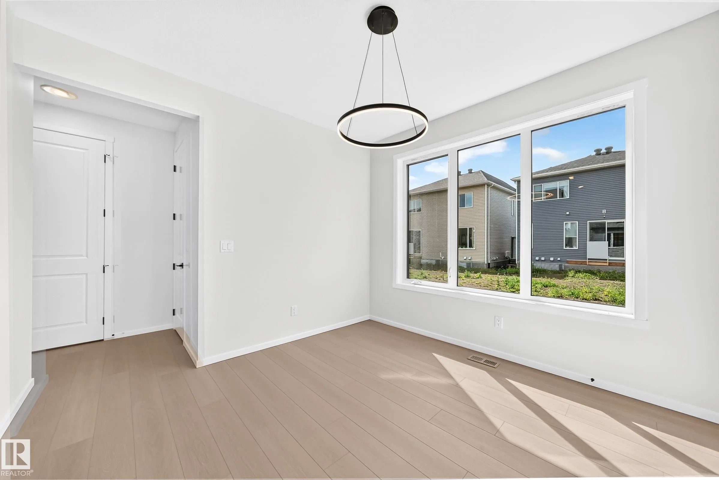 1512 205 Street