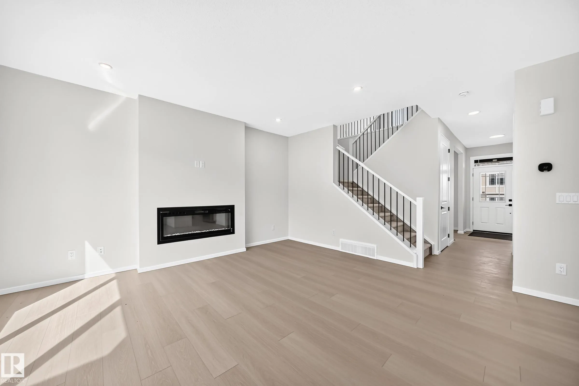 1512 205 Street
