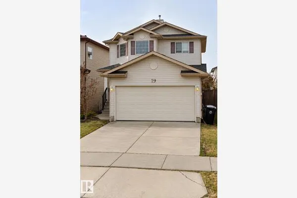19 DOUGLAS Crescent