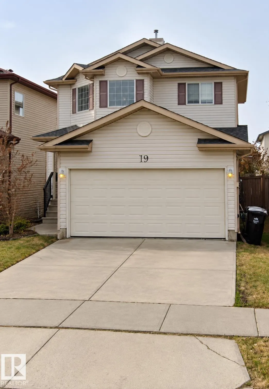 19 DOUGLAS Crescent