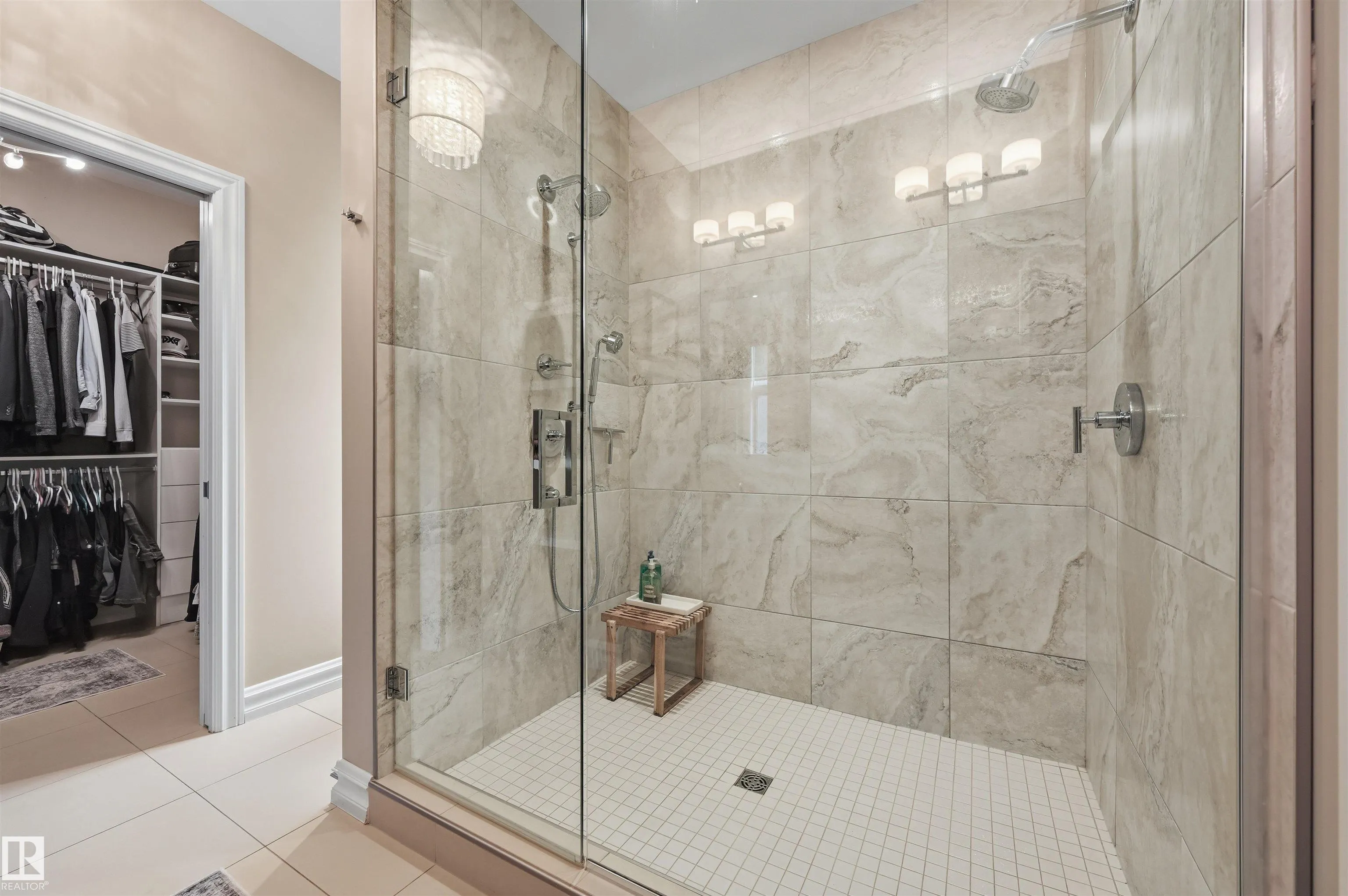 2446 MARTELL Crescent