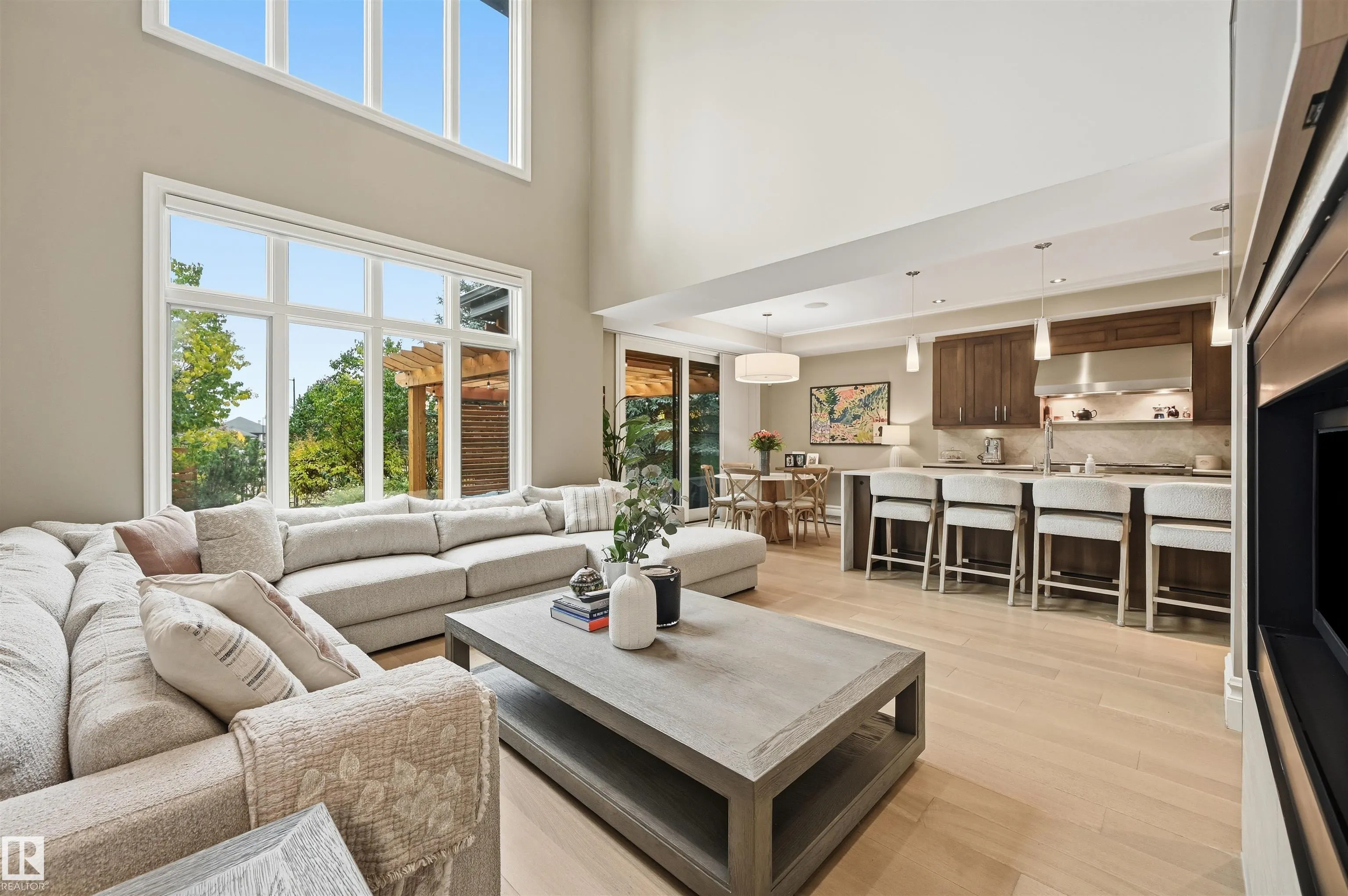 2446 MARTELL Crescent