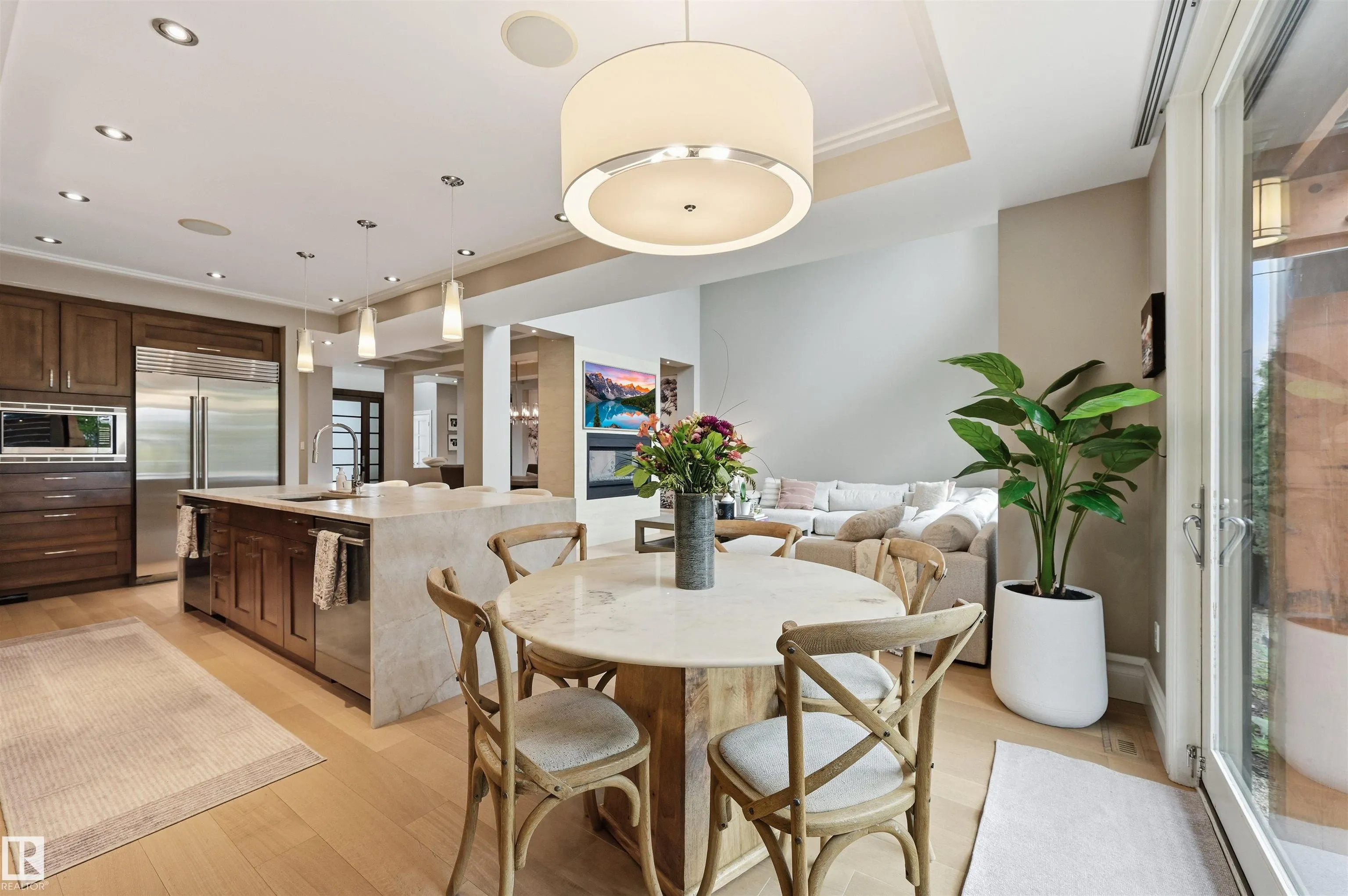 2446 MARTELL Crescent