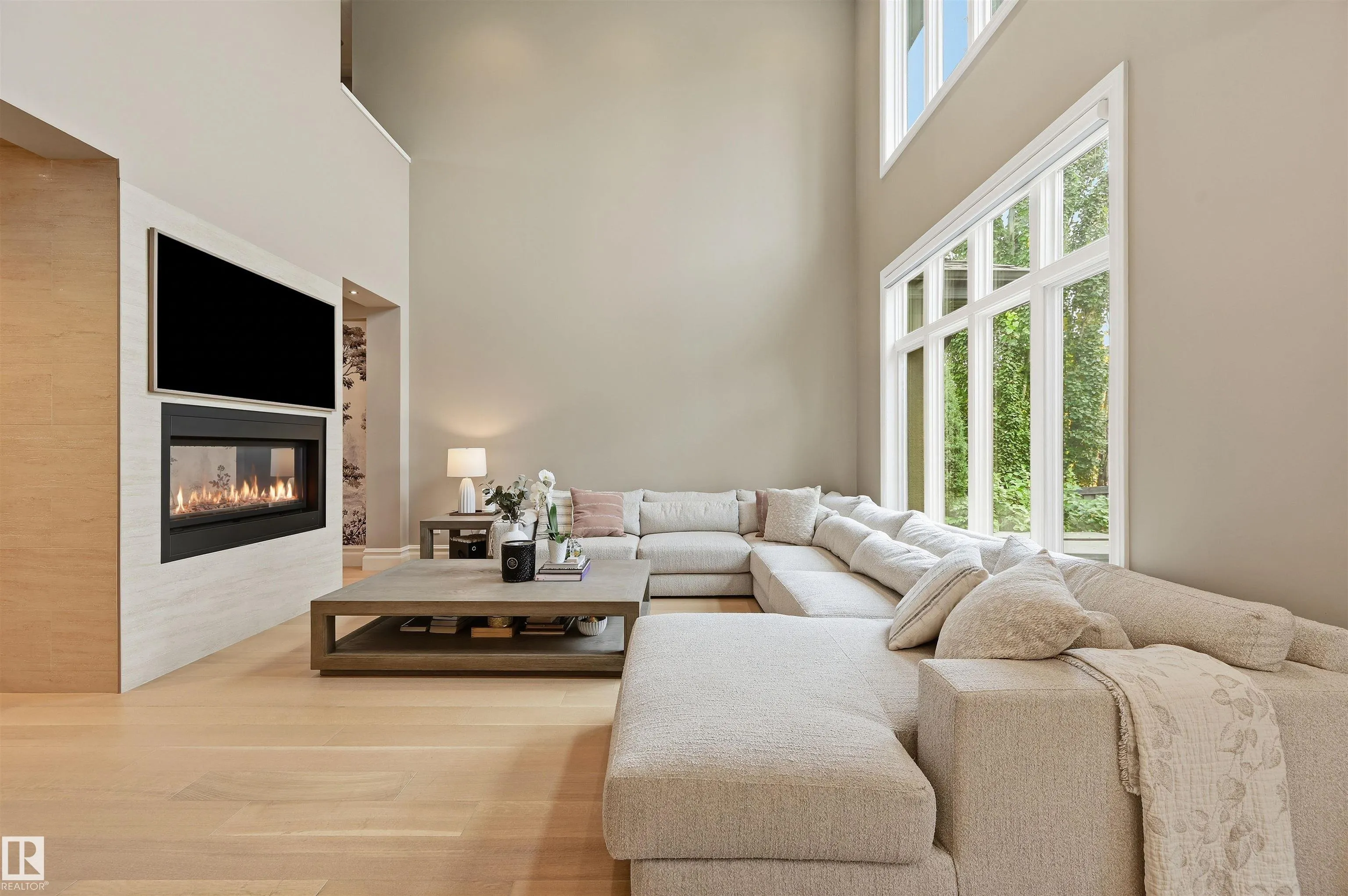 2446 MARTELL Crescent