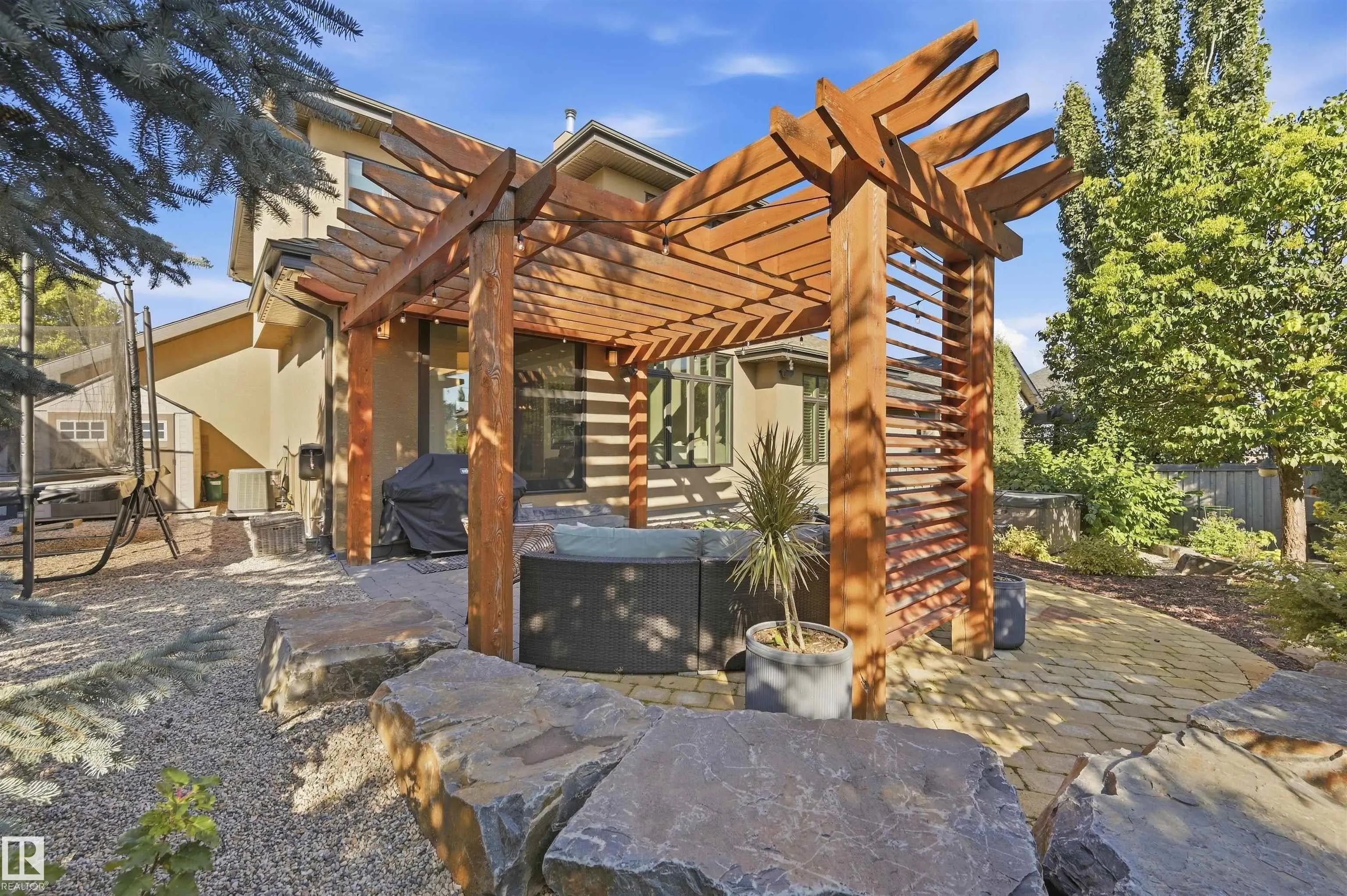 2446 MARTELL Crescent