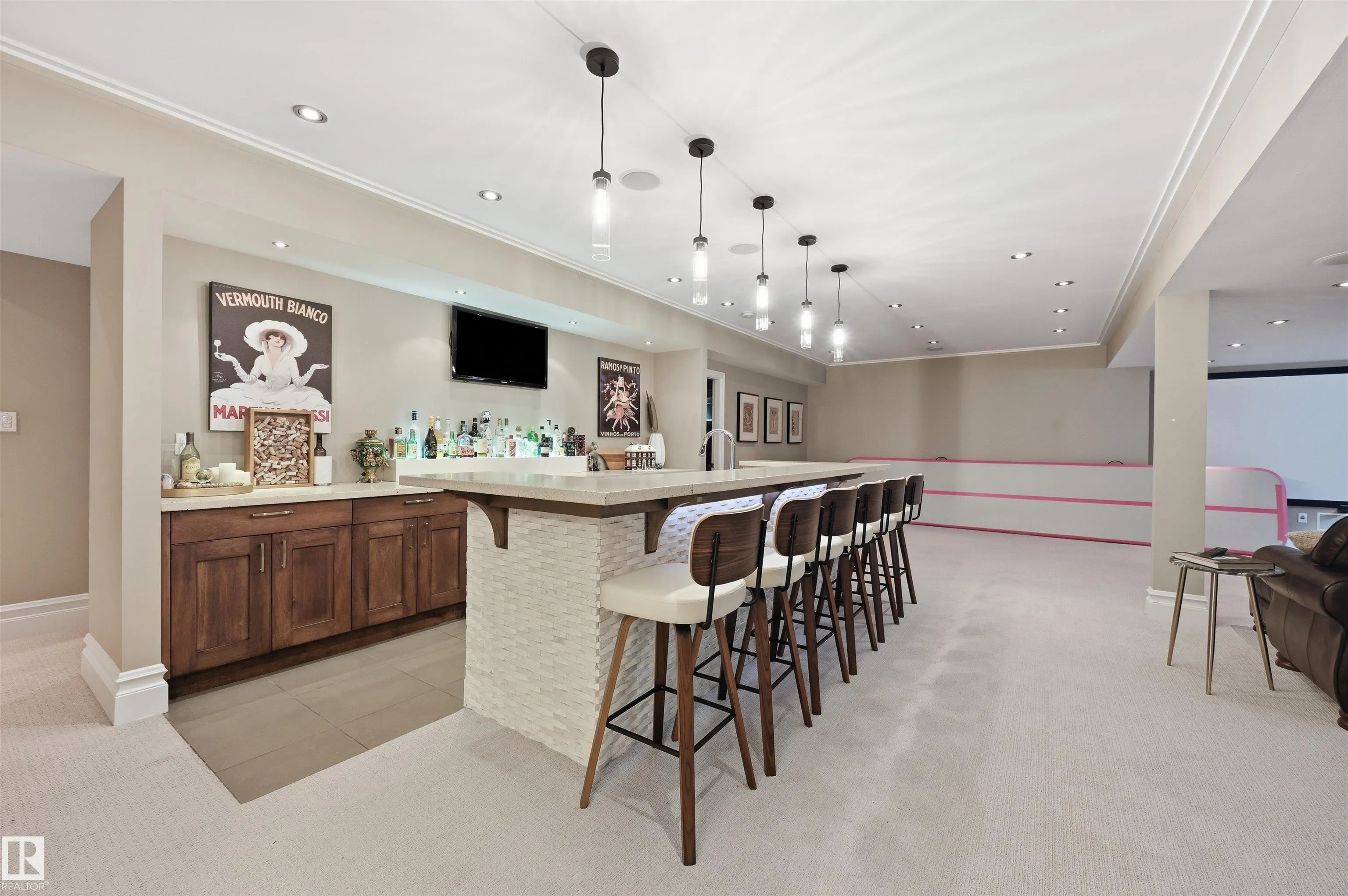 2446 MARTELL Crescent