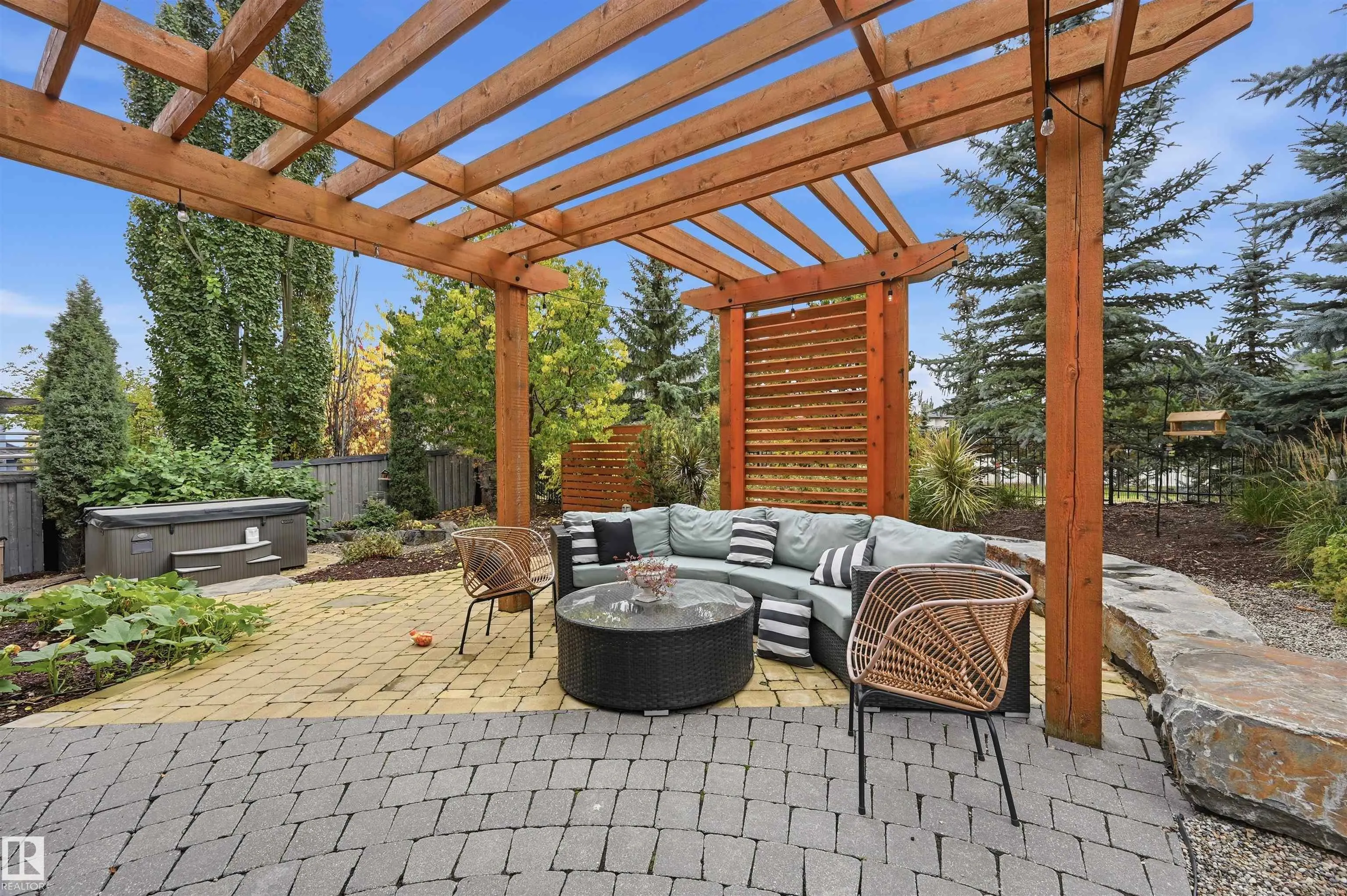 2446 MARTELL Crescent