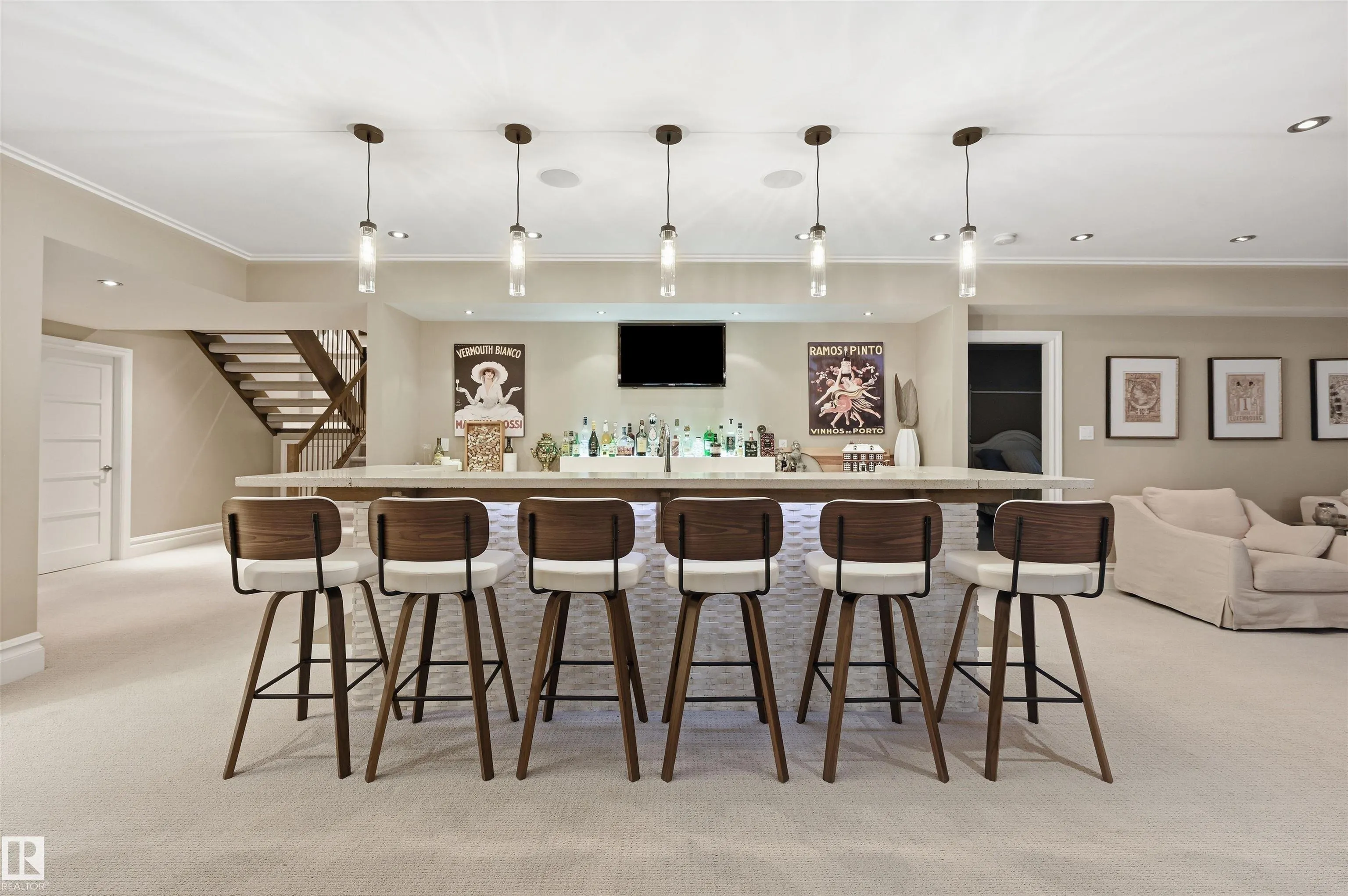 2446 MARTELL Crescent