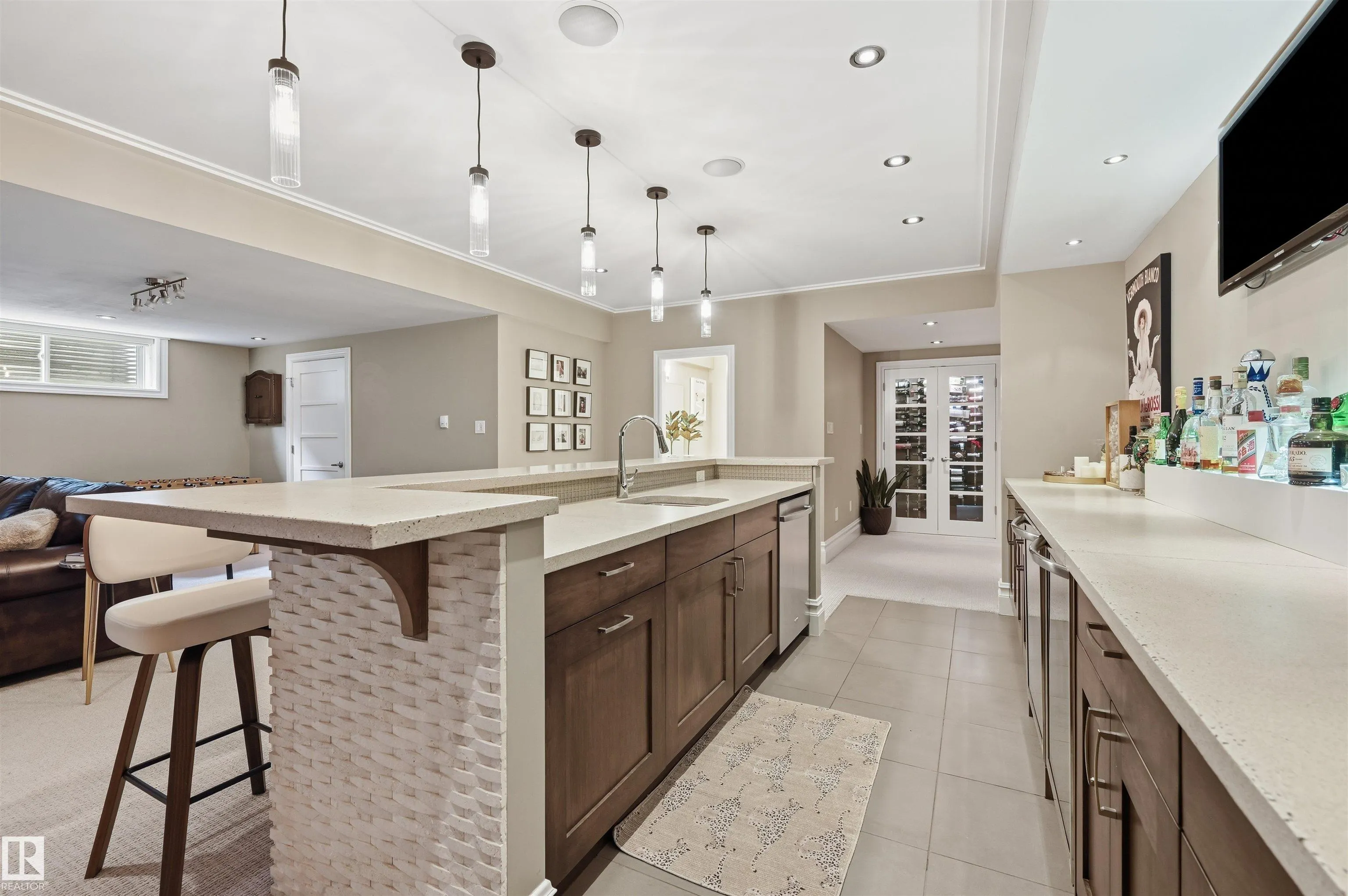 2446 MARTELL Crescent