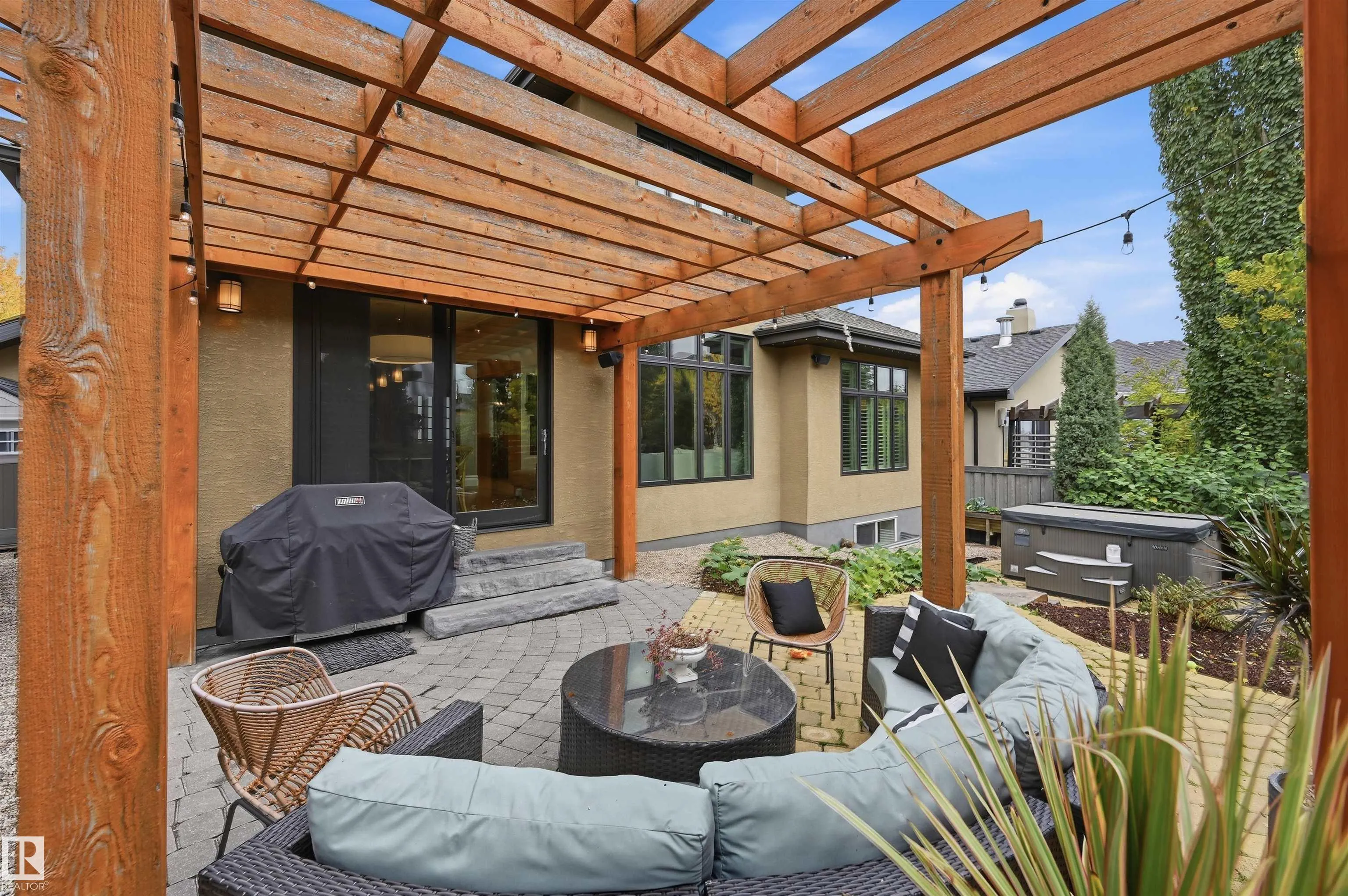 2446 MARTELL Crescent