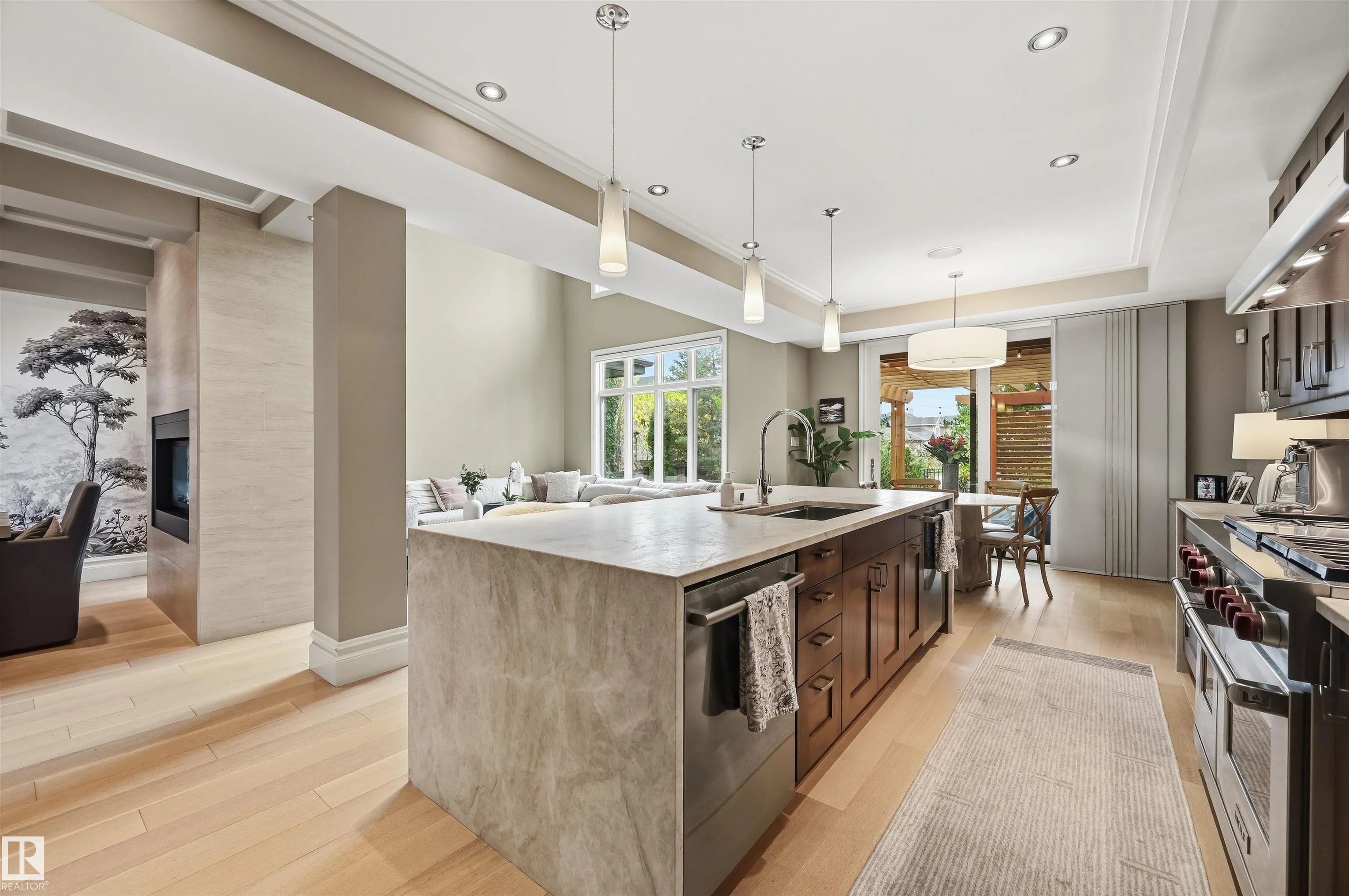 2446 MARTELL Crescent