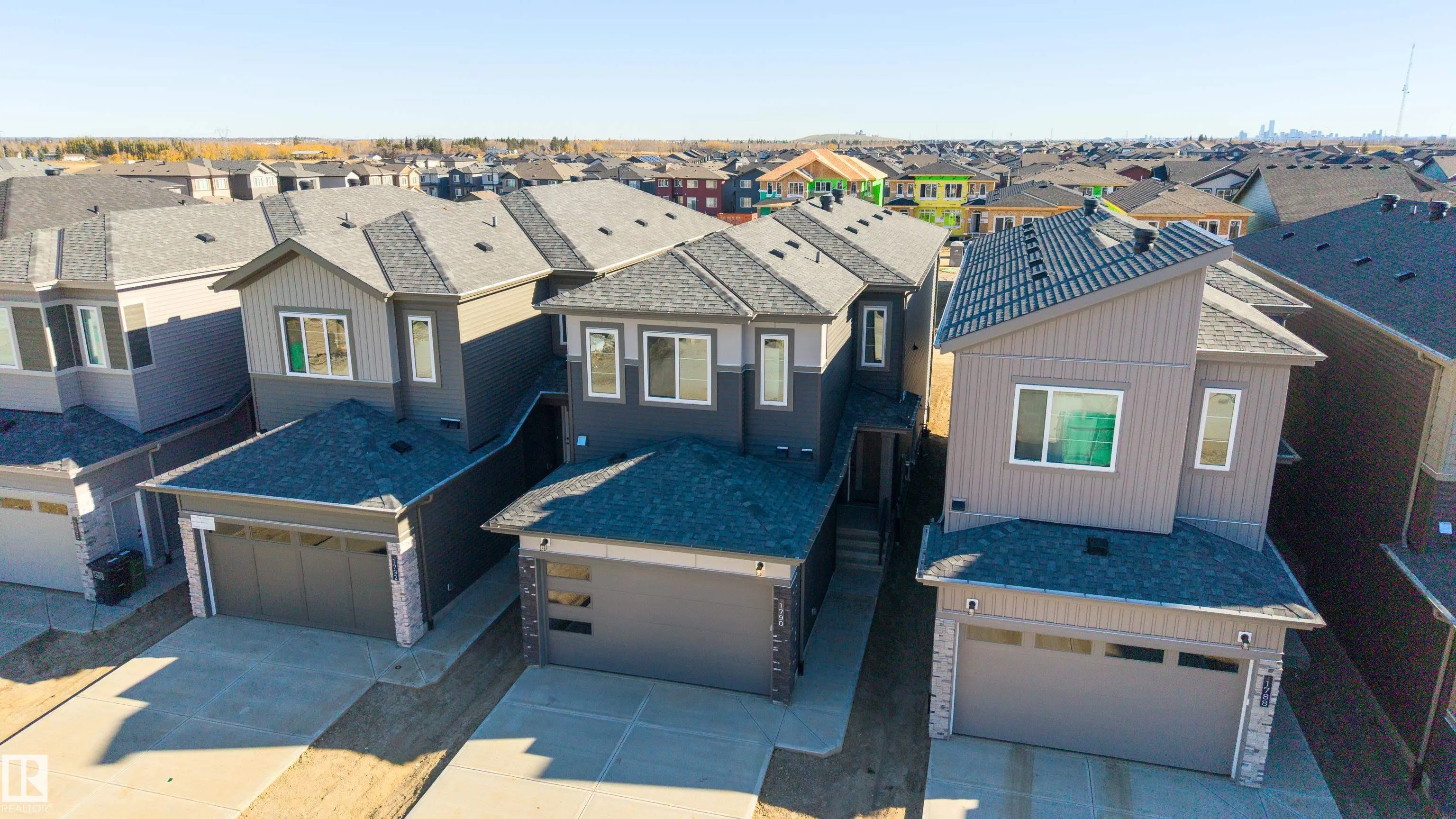 1790 Crossbill Loop