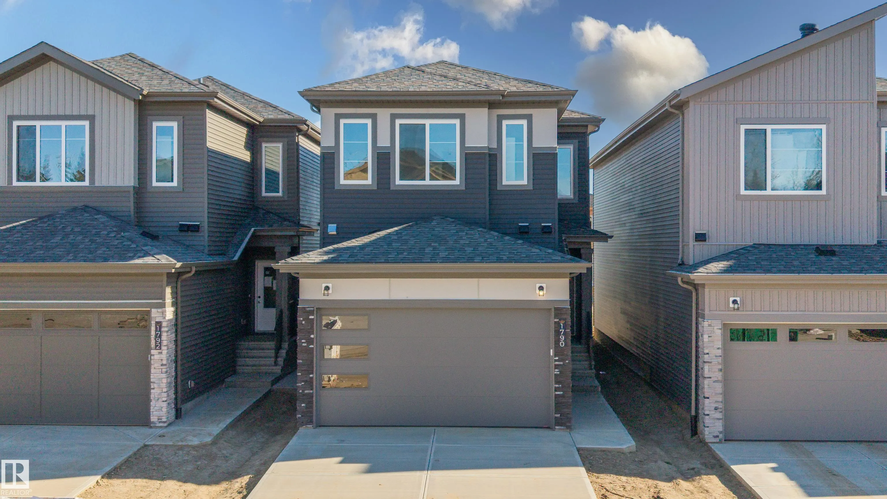 1790 Crossbill Loop