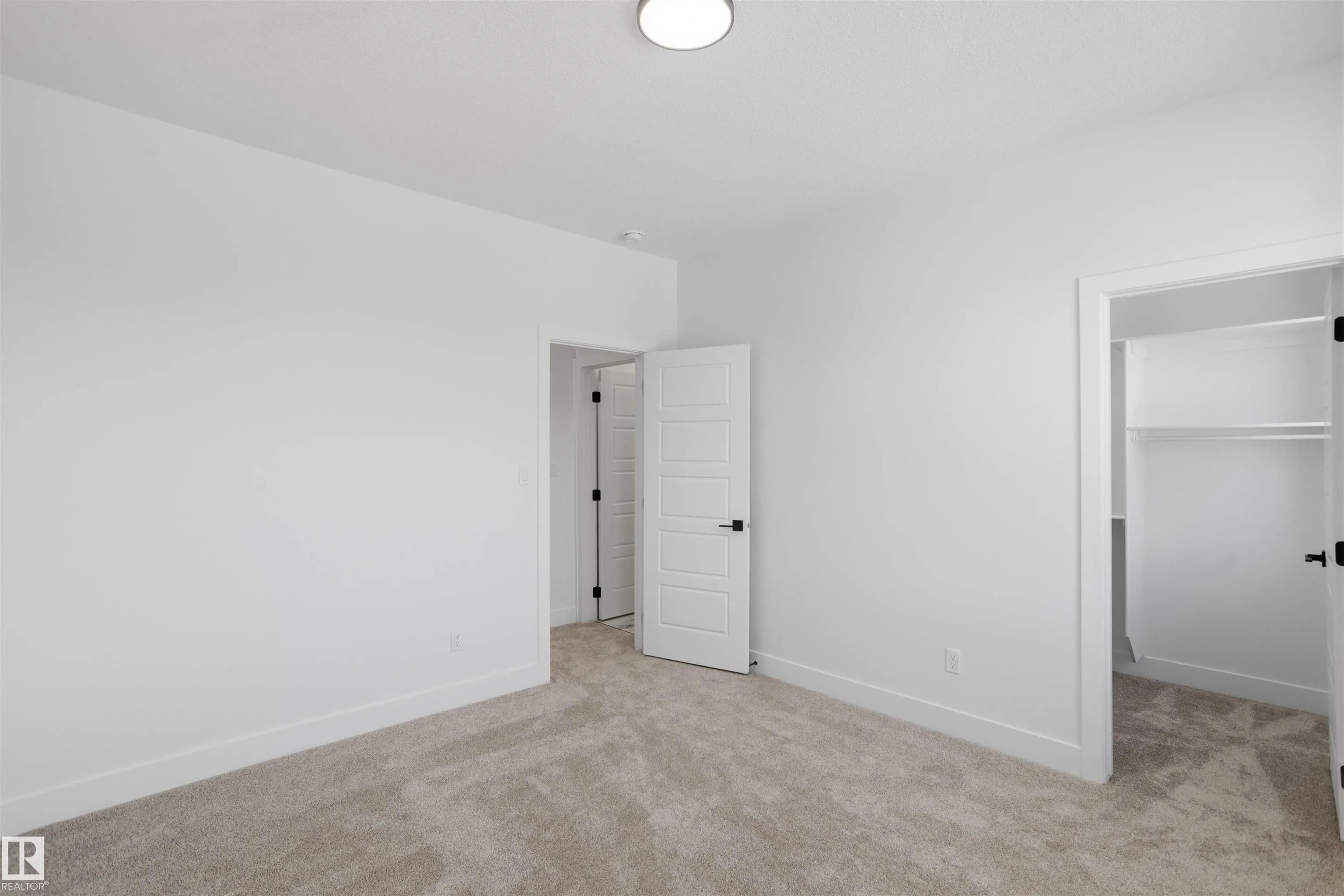 1790 Crossbill Loop