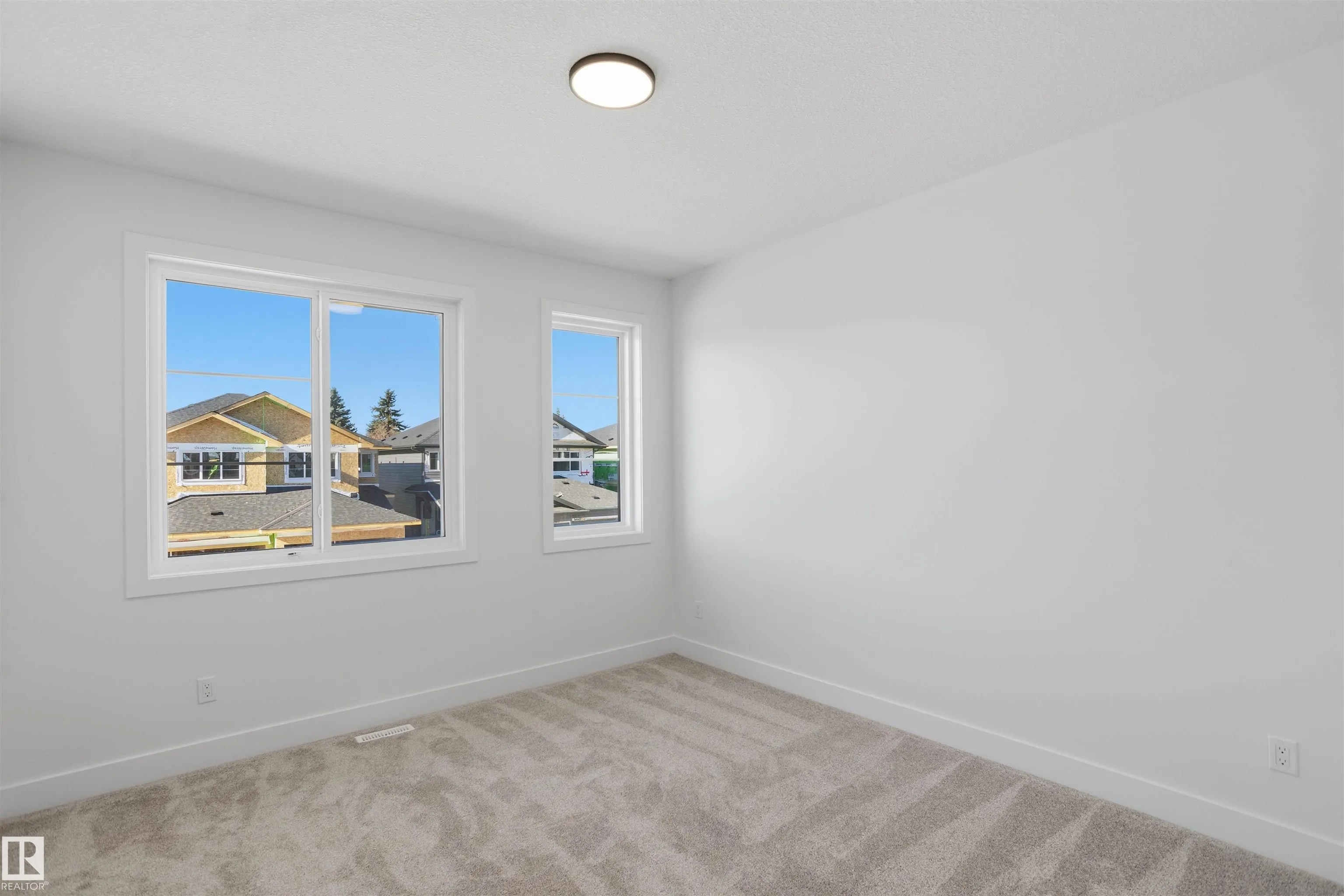1790 Crossbill Loop