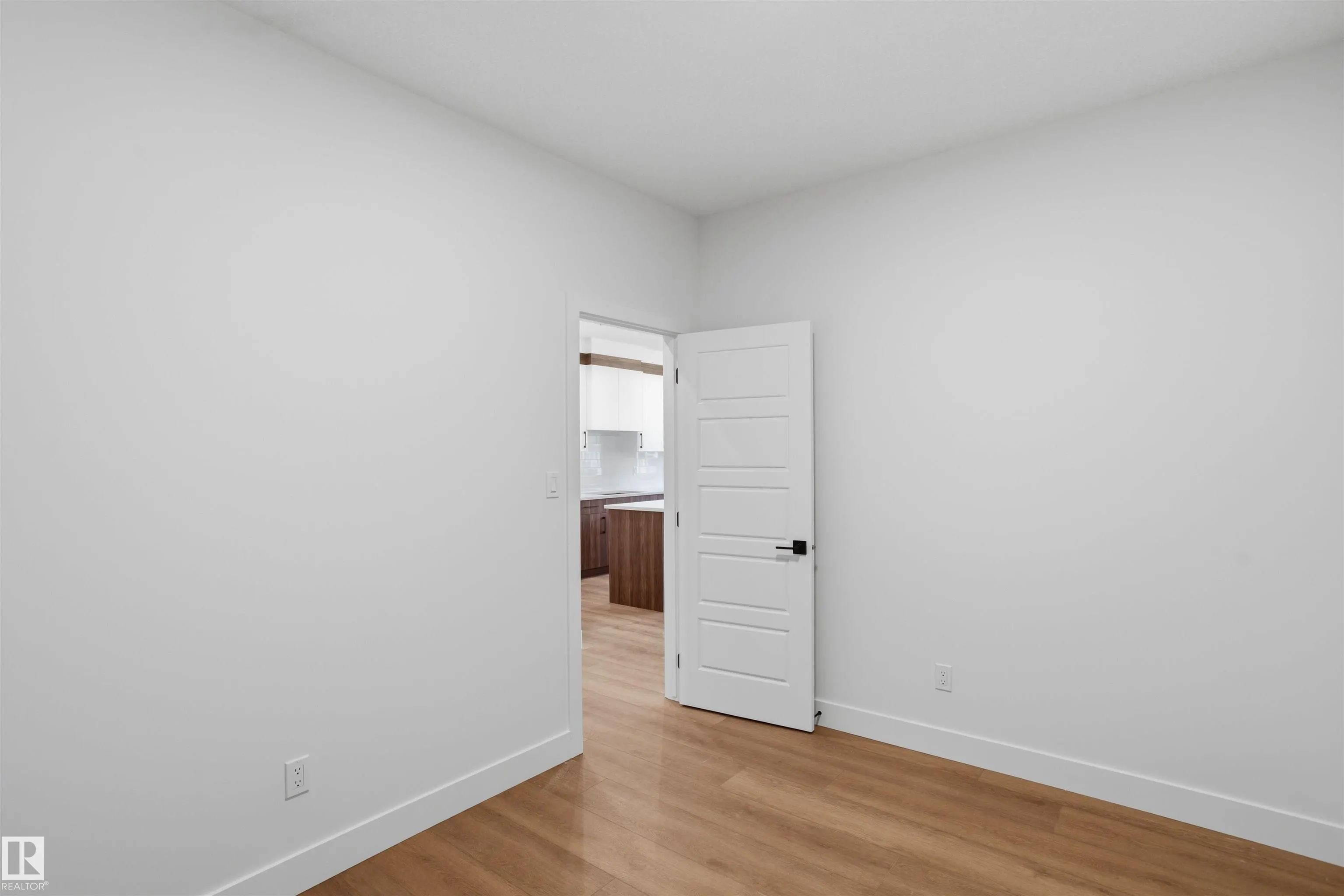 1790 Crossbill Loop