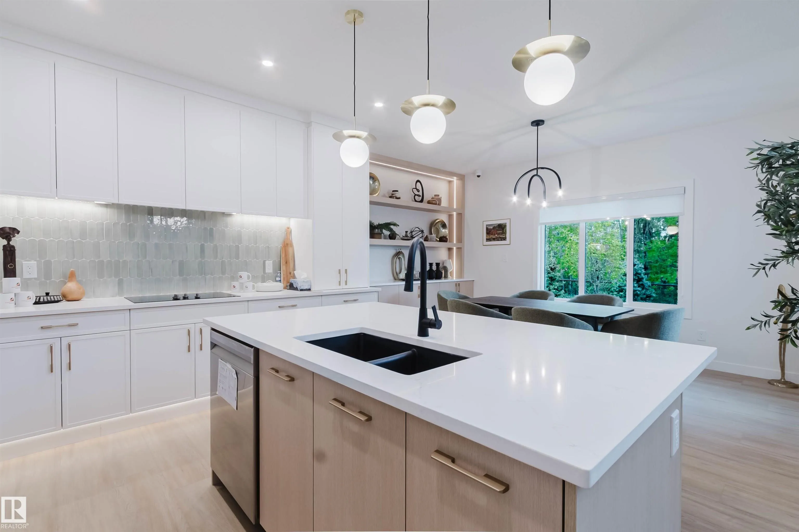 957 Elderberry Landing