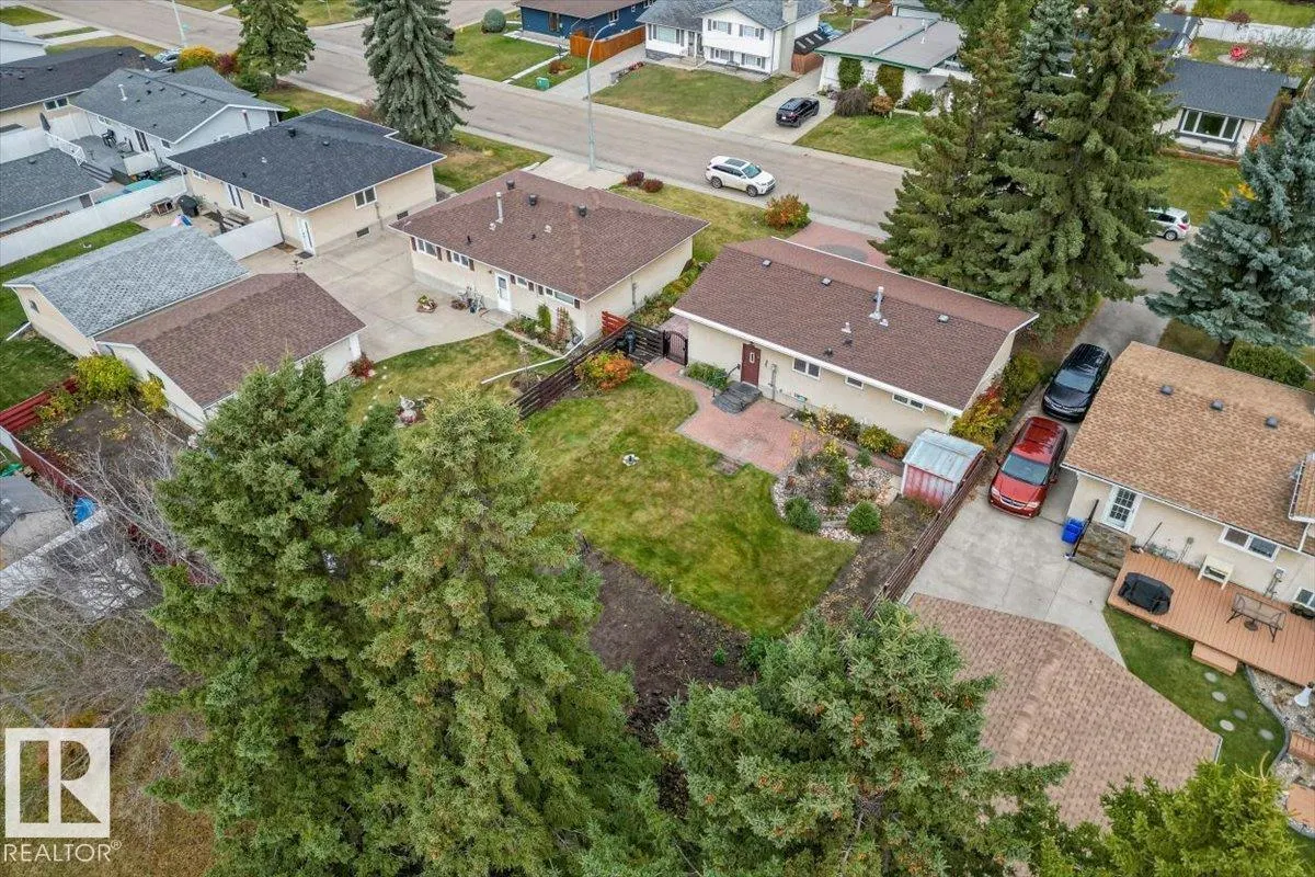 17 GARNET Crescent