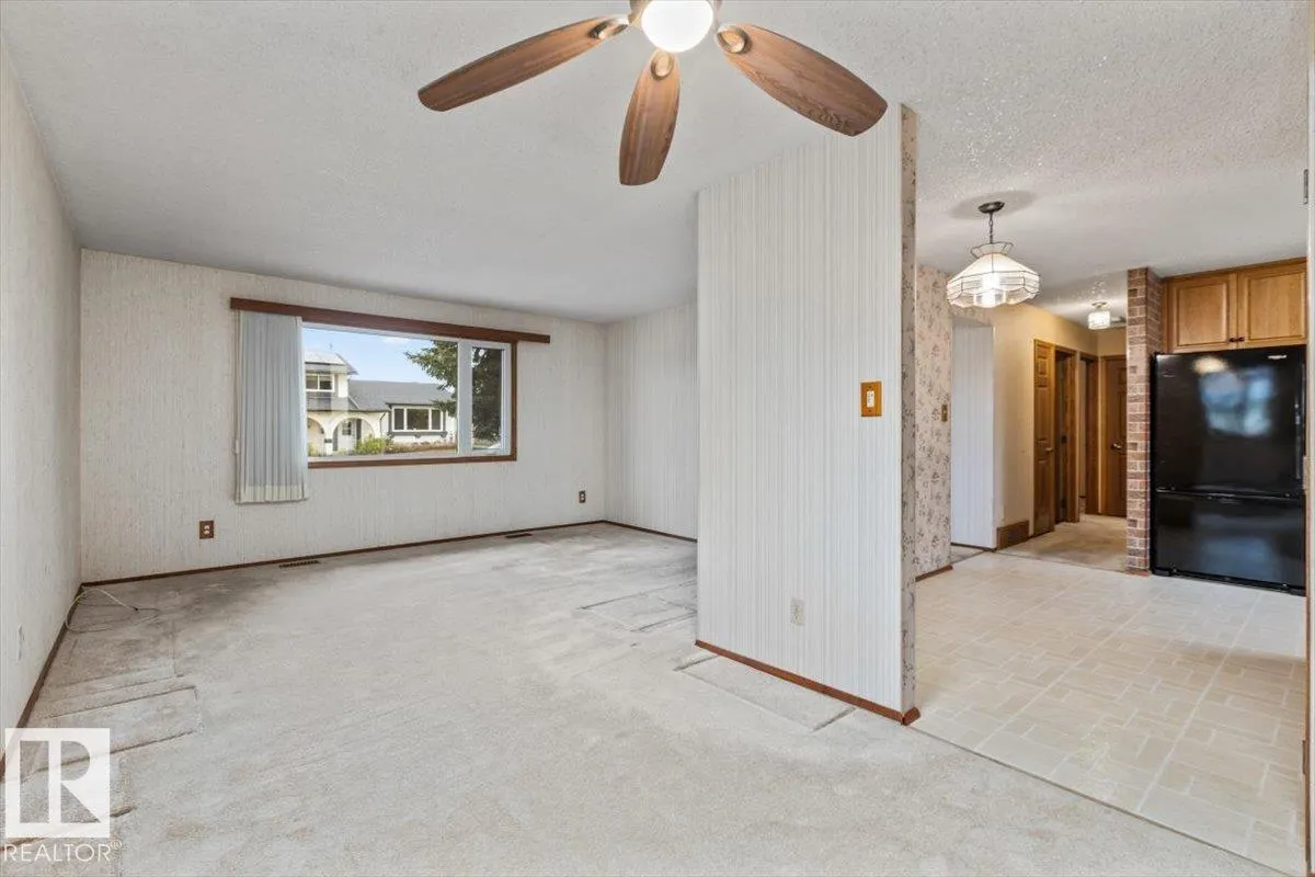 17 GARNET Crescent