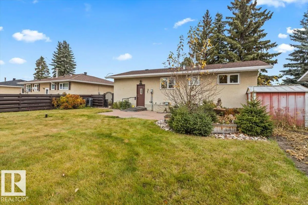 17 GARNET Crescent
